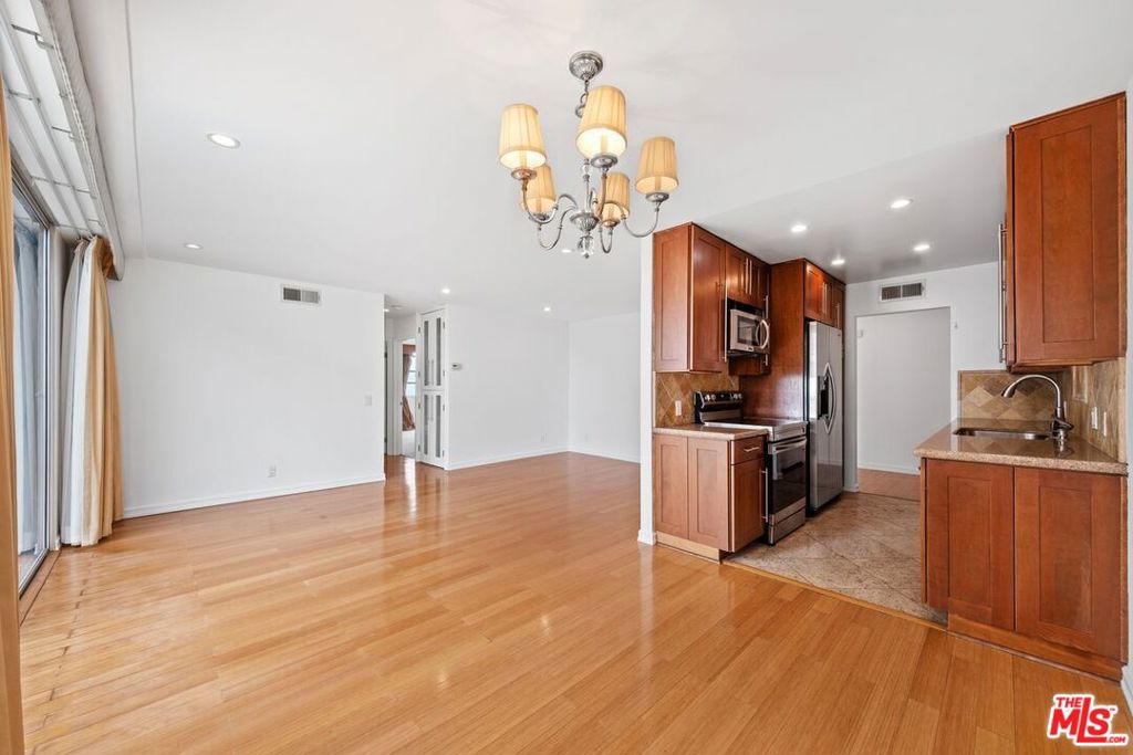 10751 WILSHIRE Boulevard 1002
