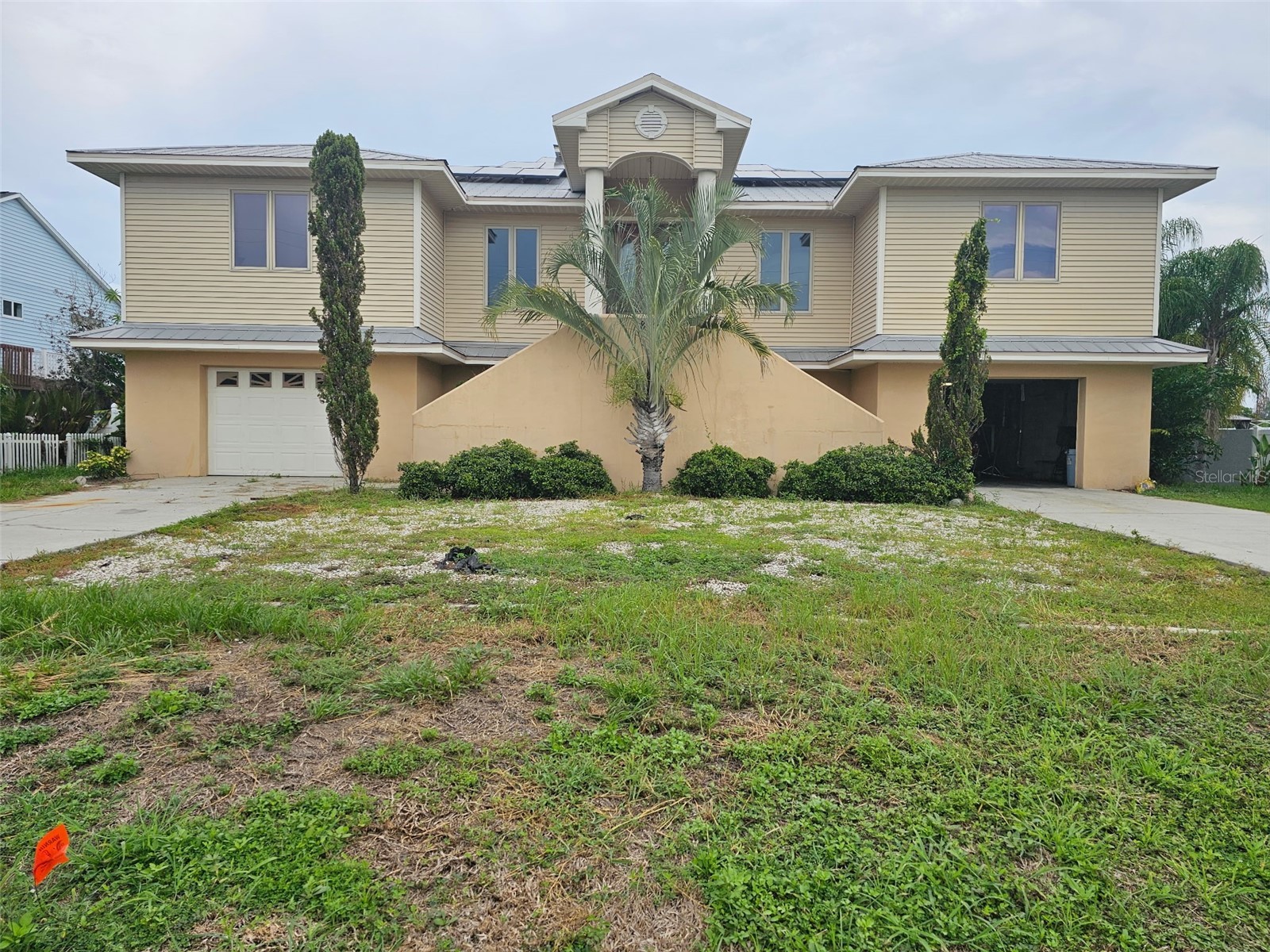 819 BLUE HERON BOULEVARD