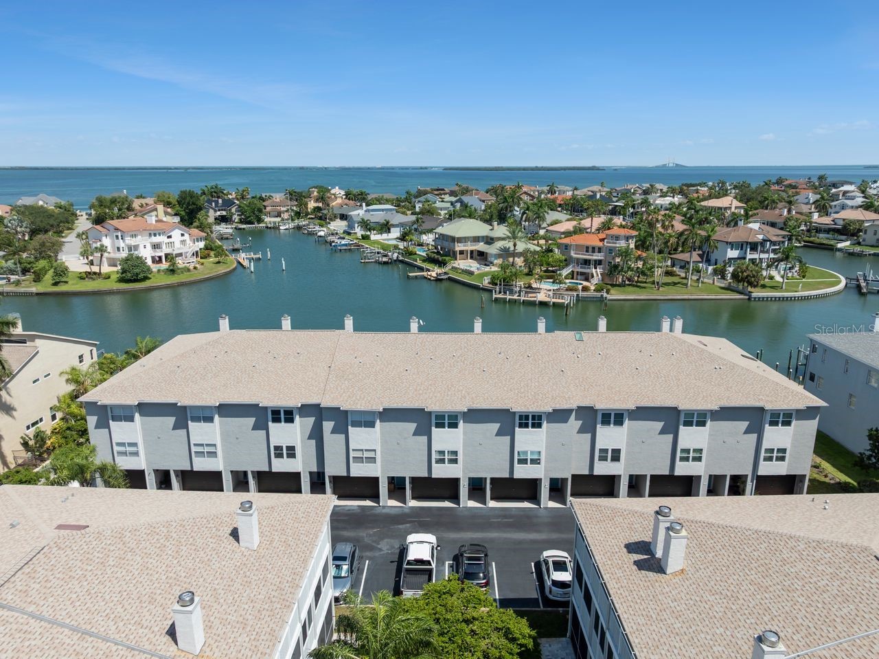521 PINELLAS BAYWAY S 105
