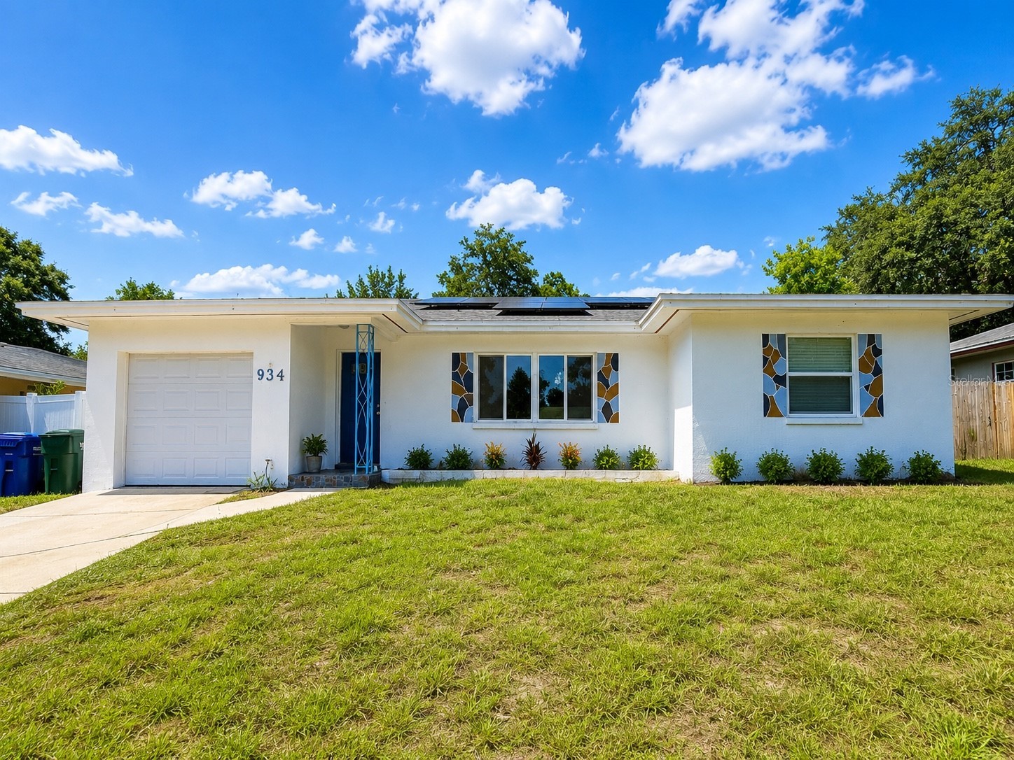 934 HILLWOOD DR