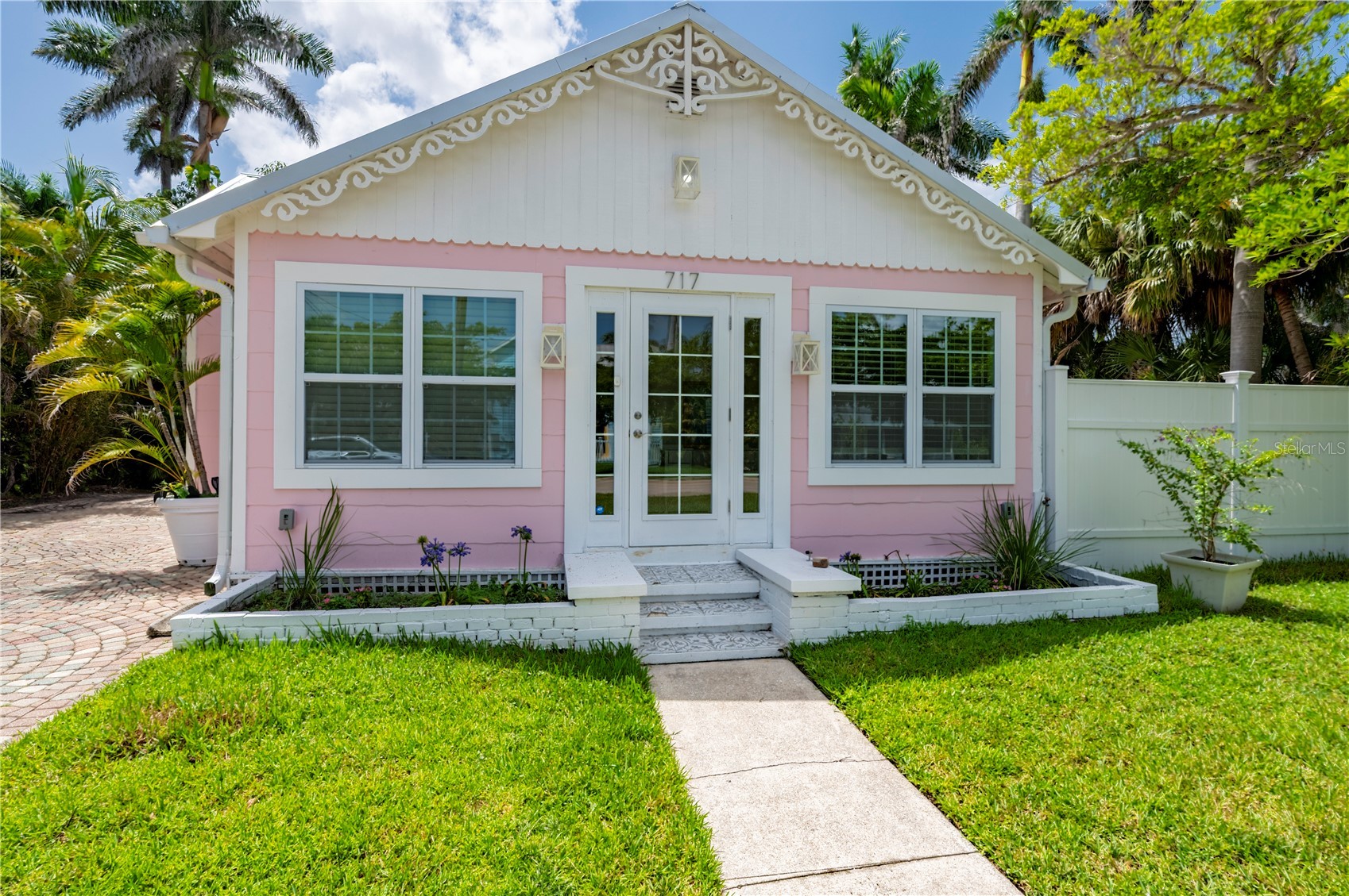 717 W MARION AVENUE