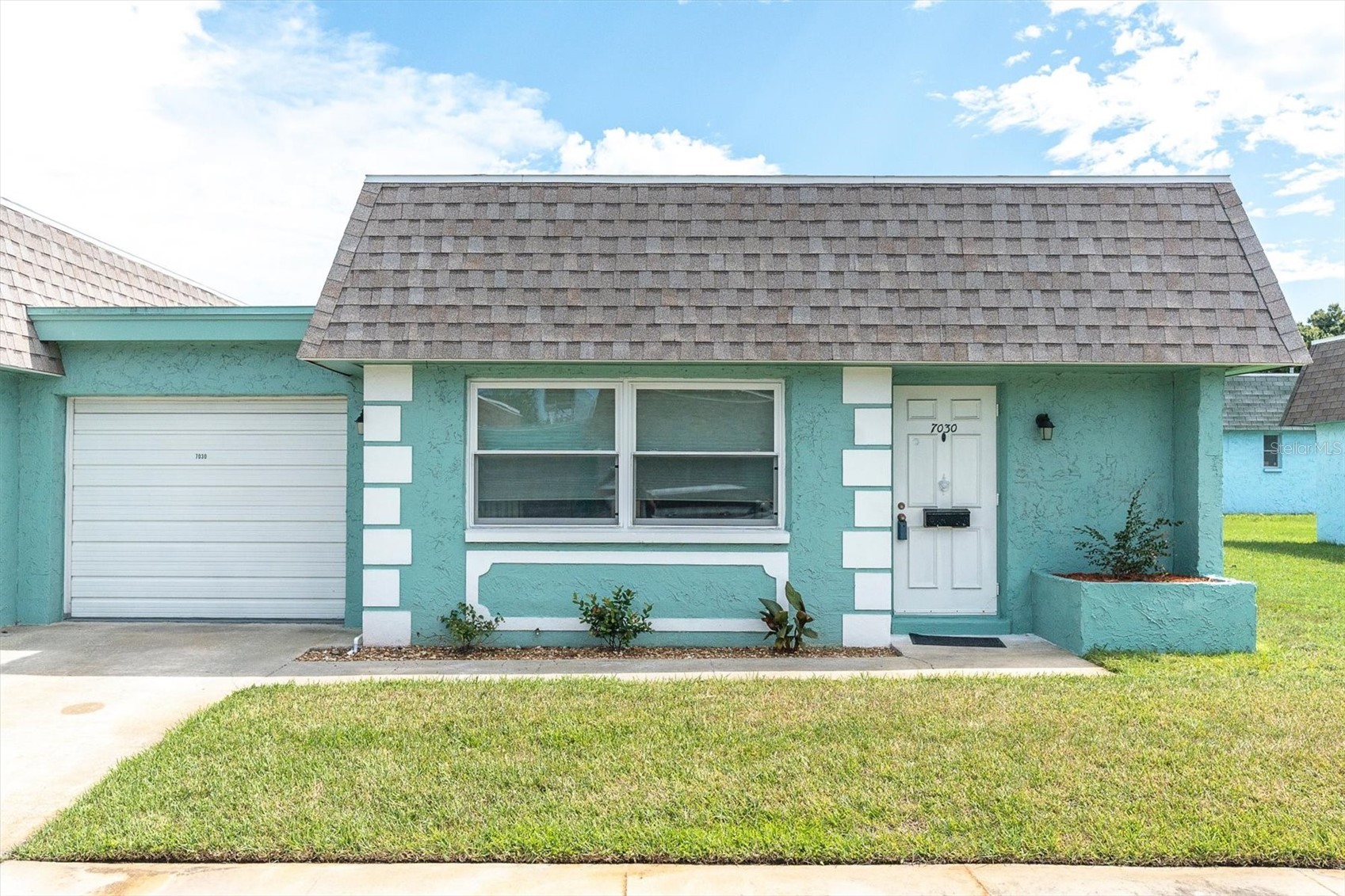 7030 VERSAILLES N