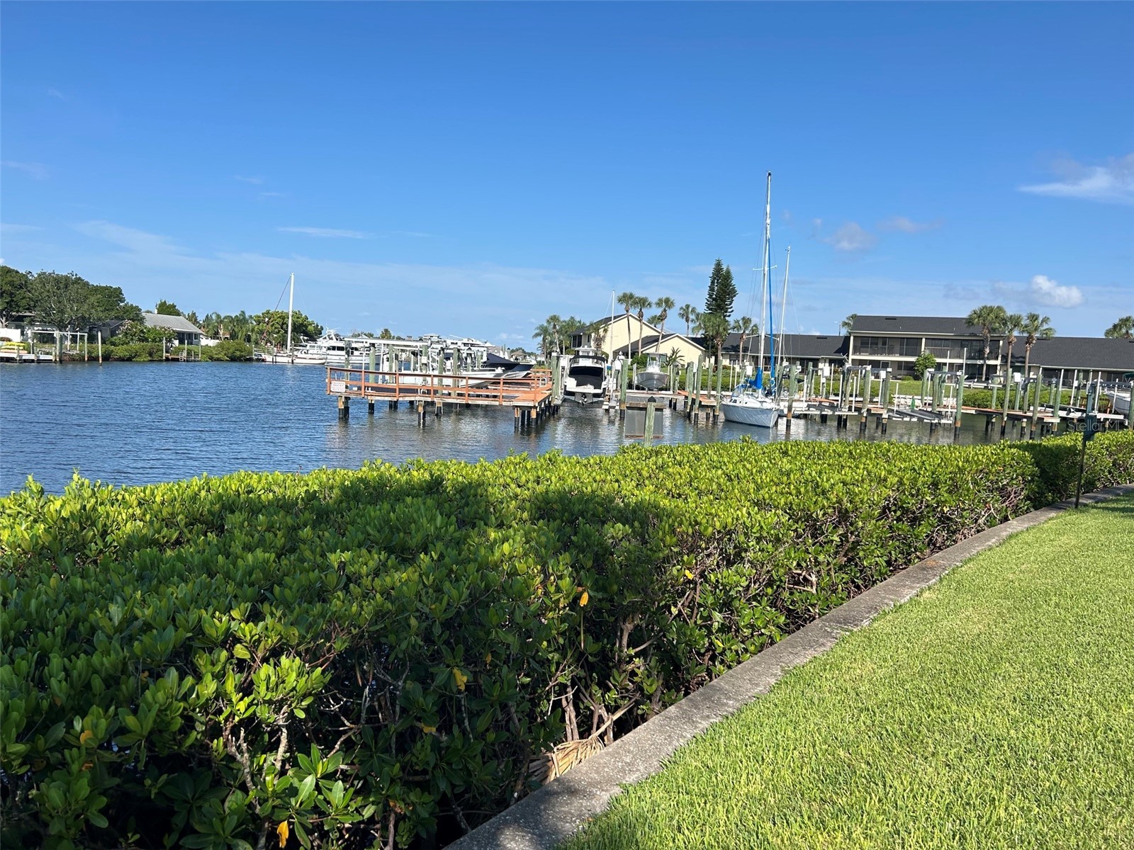 608 YARDARM DRIVE 4