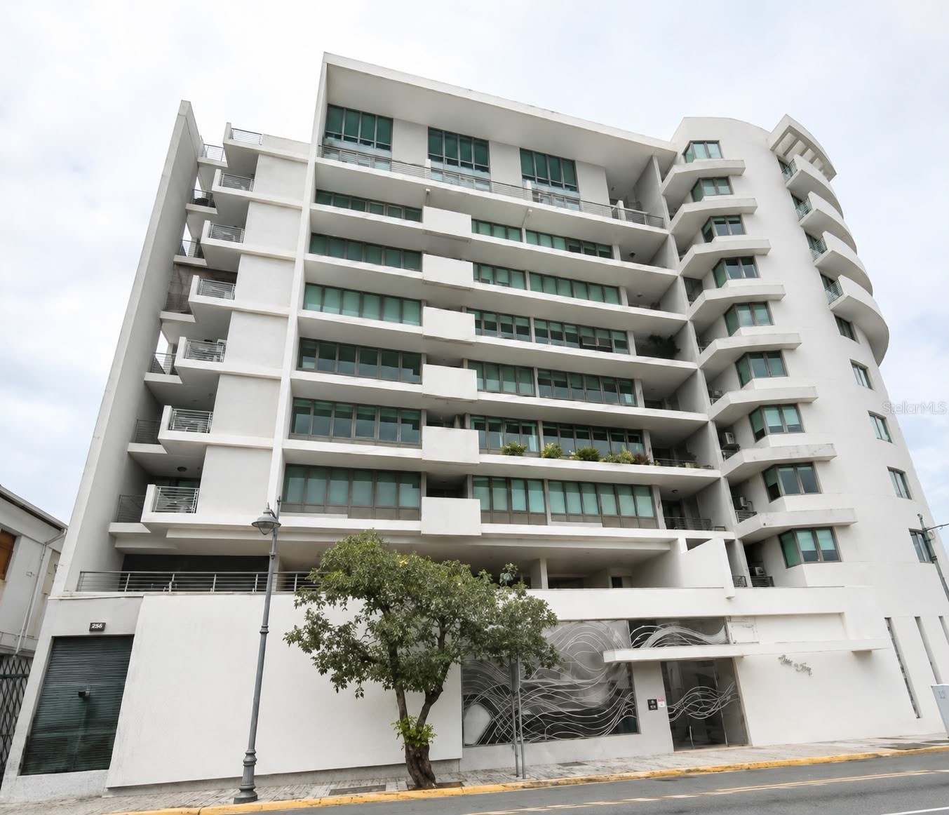 The City Santurce 1863 AVE.FERNÁNDEZ JUNCOS 304