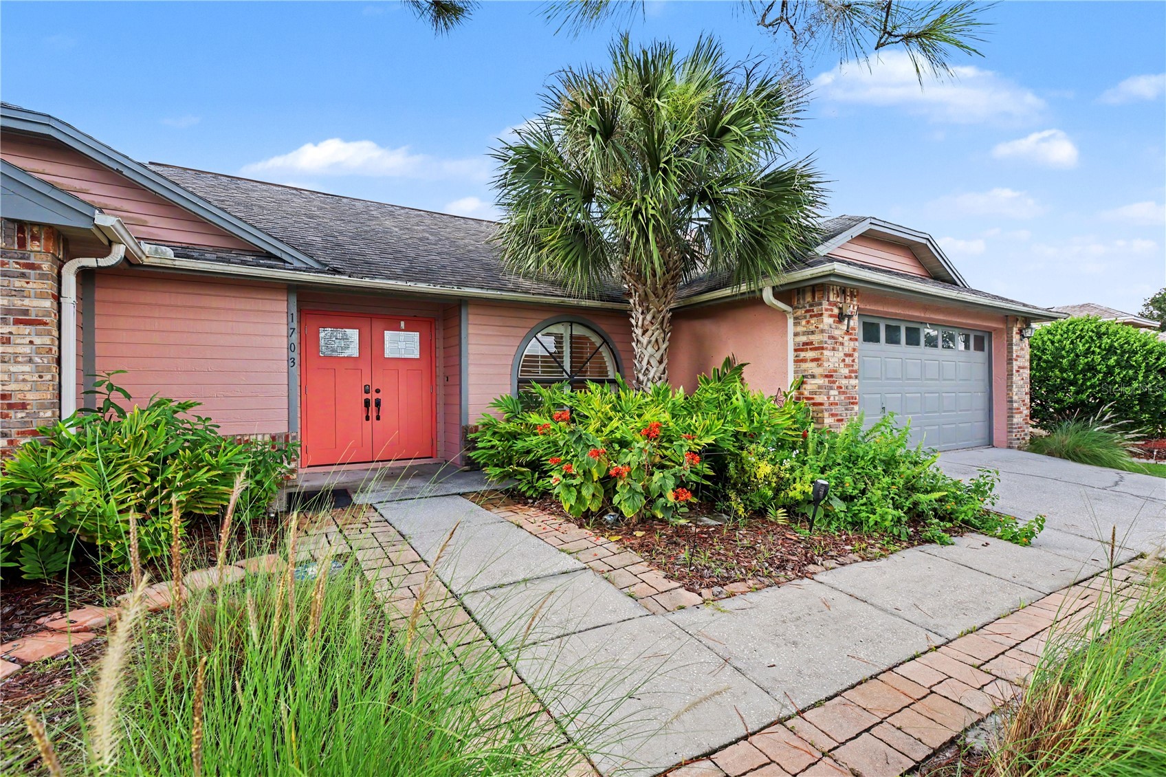1703 PADDOCK DRIVE