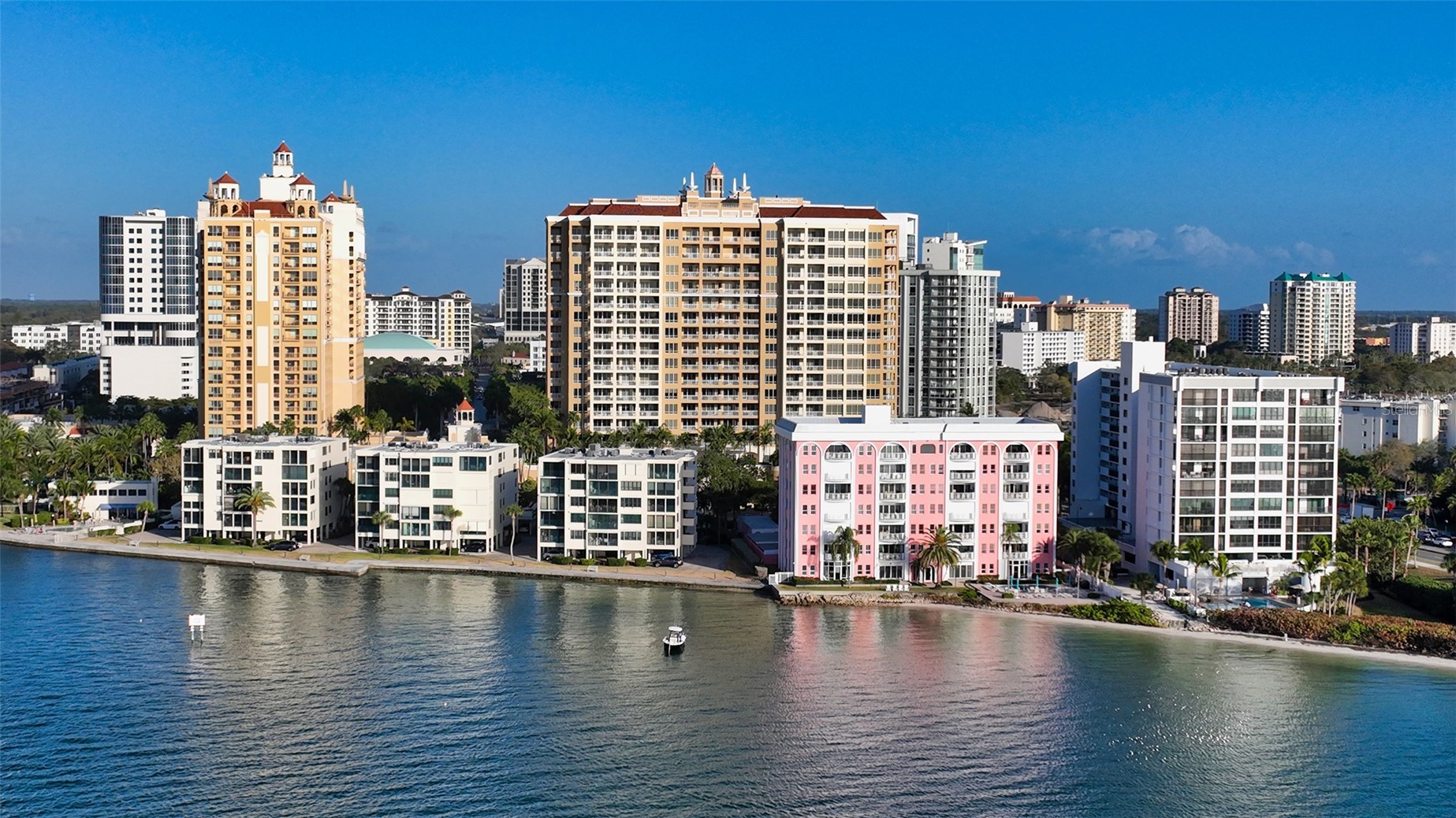 35 WATERGATE DRIVE 806