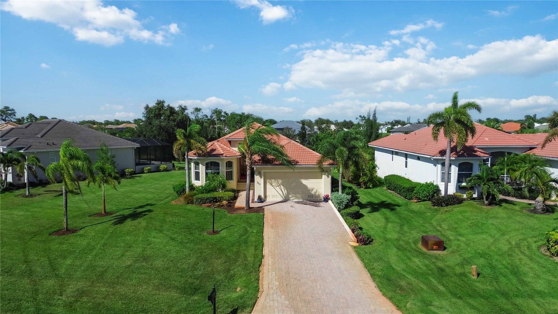 225 ARLINGTON DRIVE