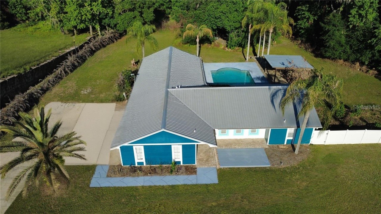 245 COUNTRY CIRCLE DRIVE E