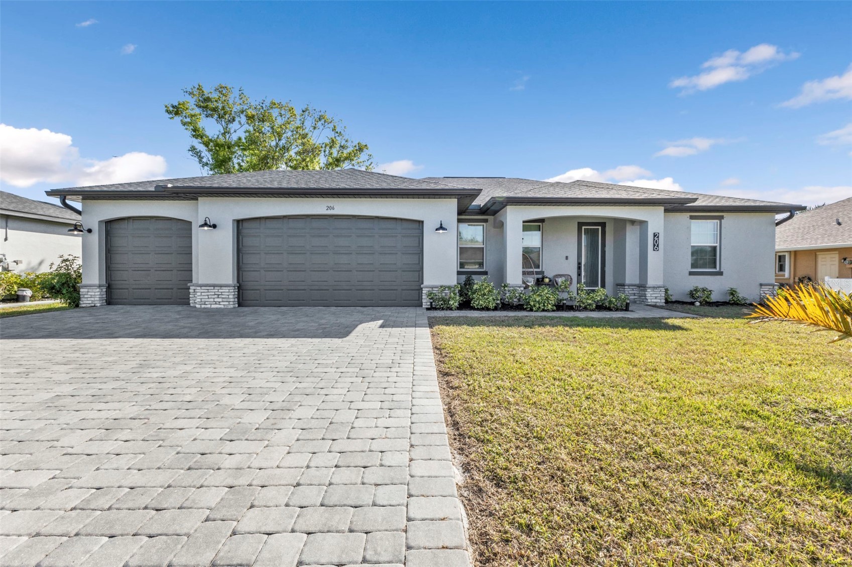 206 SANTAREM CIRCLE