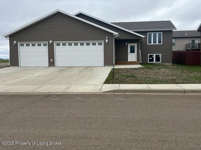 503 5th Avenue SE, Dickinson, ND 58601