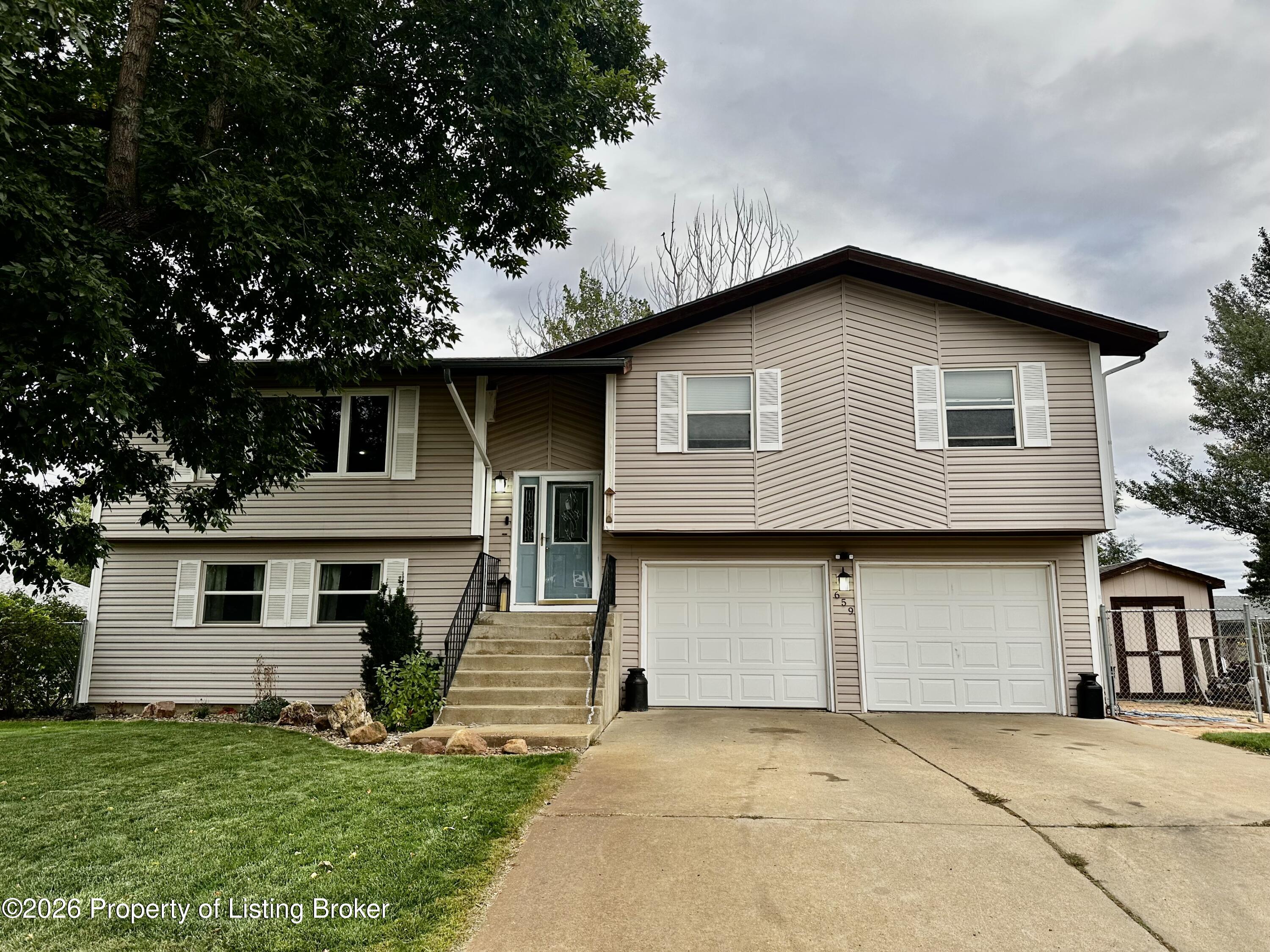 659 5th Avenue, Dickinson, ND, 58601 — assumable FHA mortgage at 6.76%