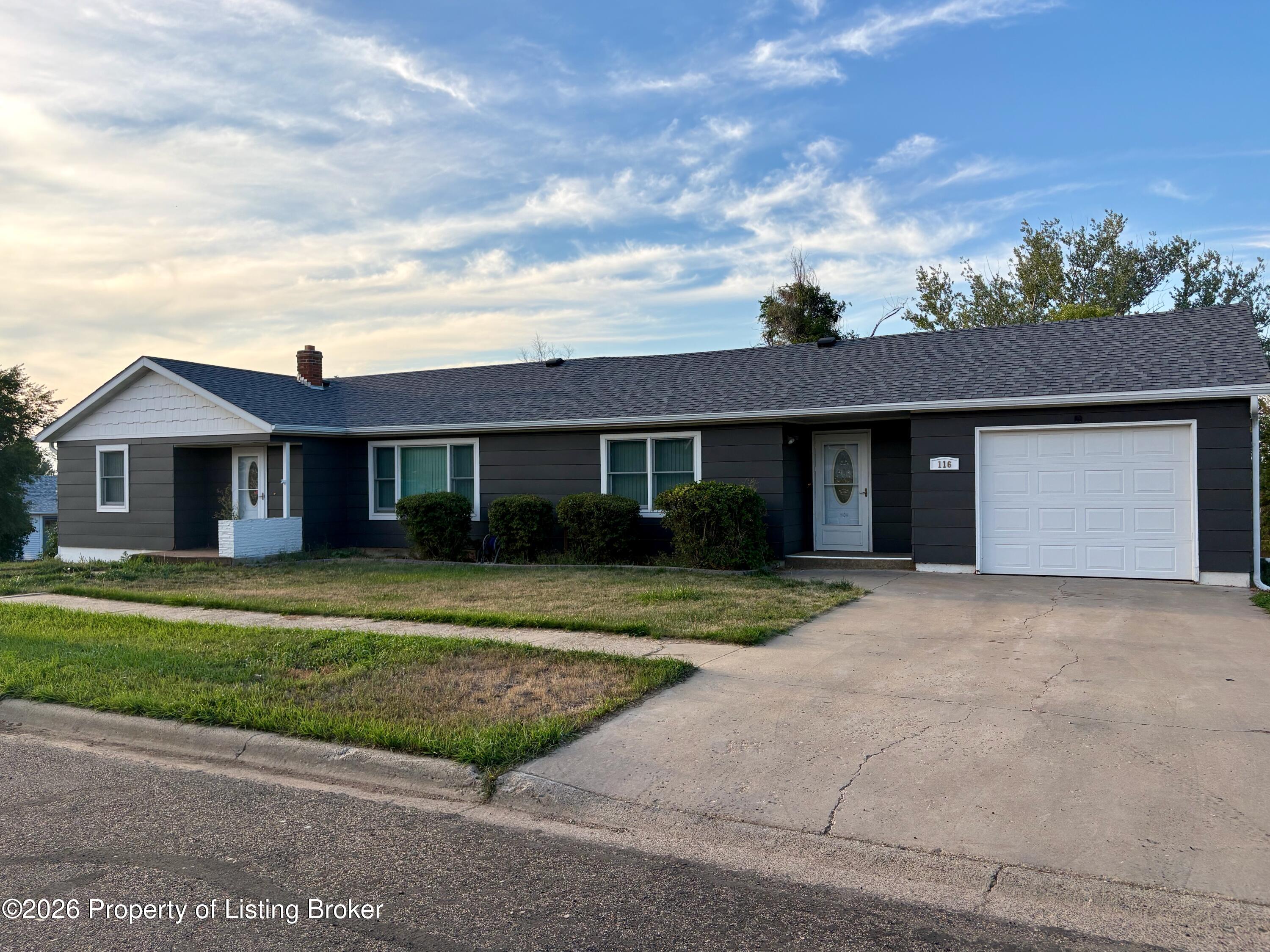 116 5th Street SE, Beach, ND 58621