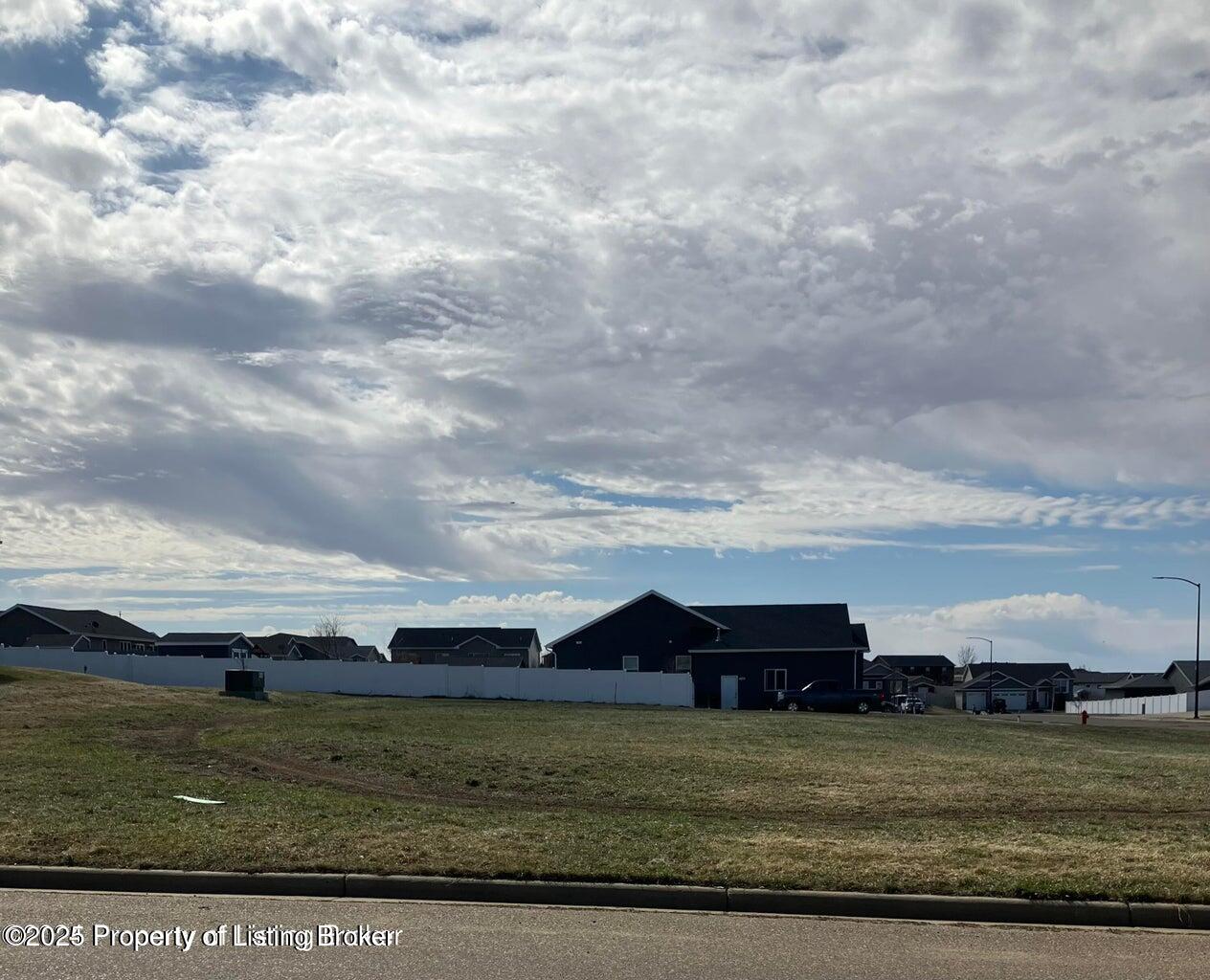 Wahl Street, Dickinson, ND 58601