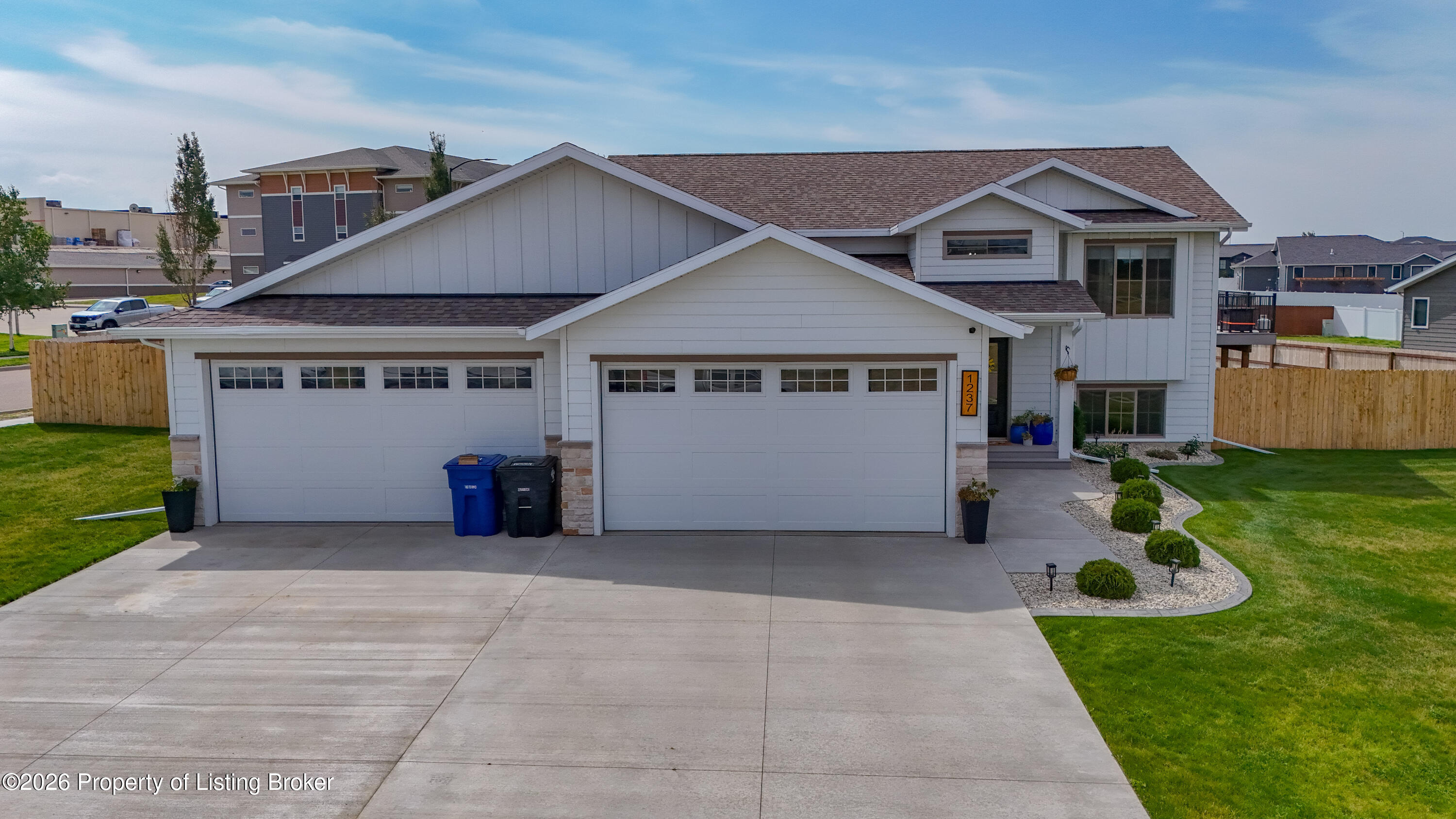 1237 44th Avenue W, Dickinson, ND 58601