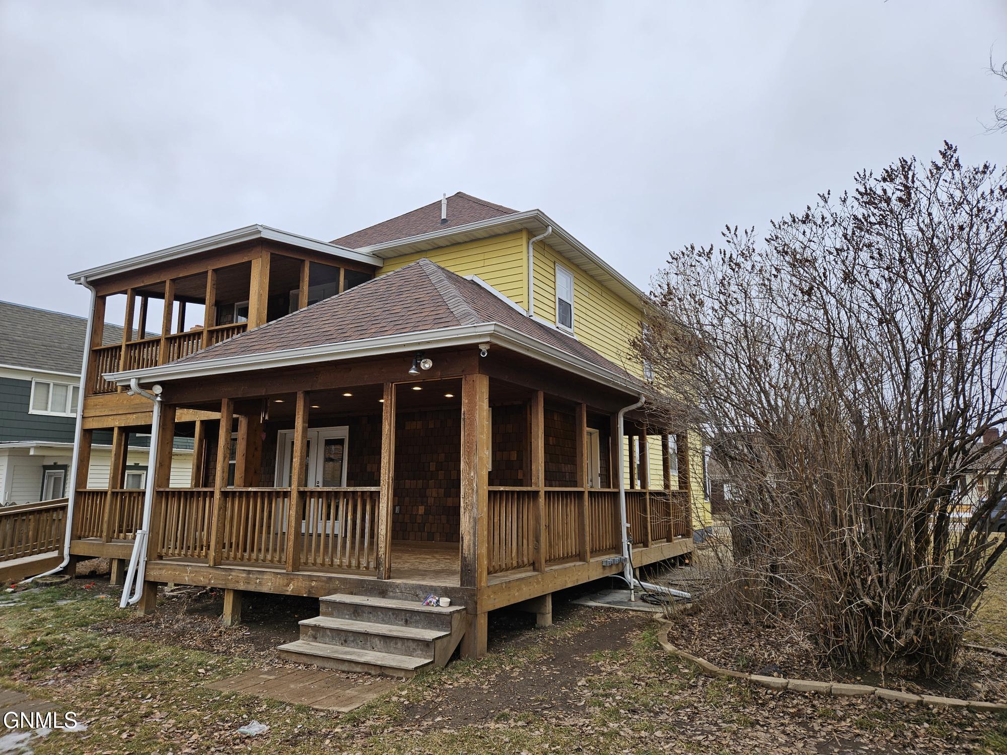 230 4th Avenue W, Dickinson, ND 58601