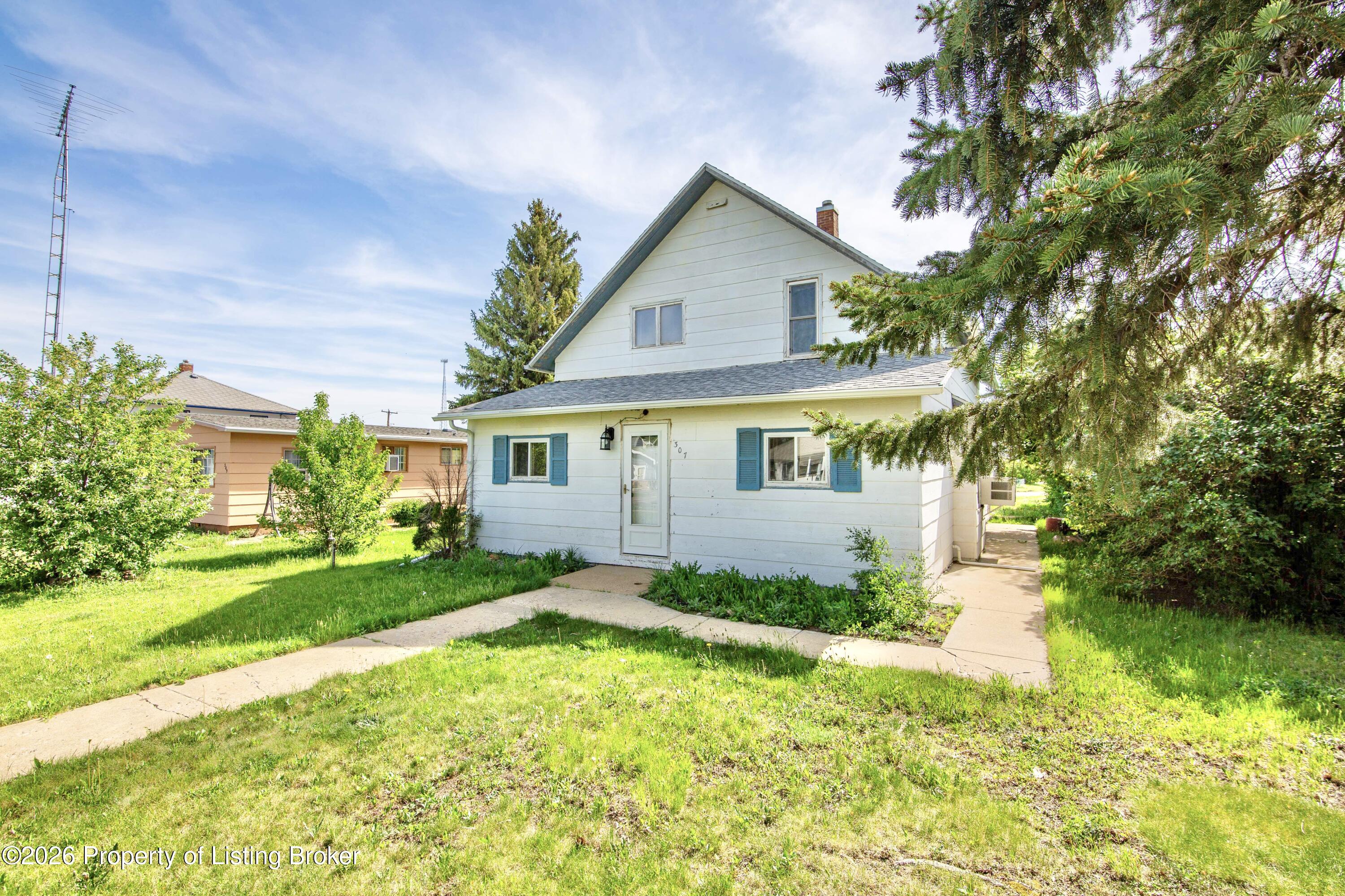307 Dakota Avenue, Mott, ND 58646