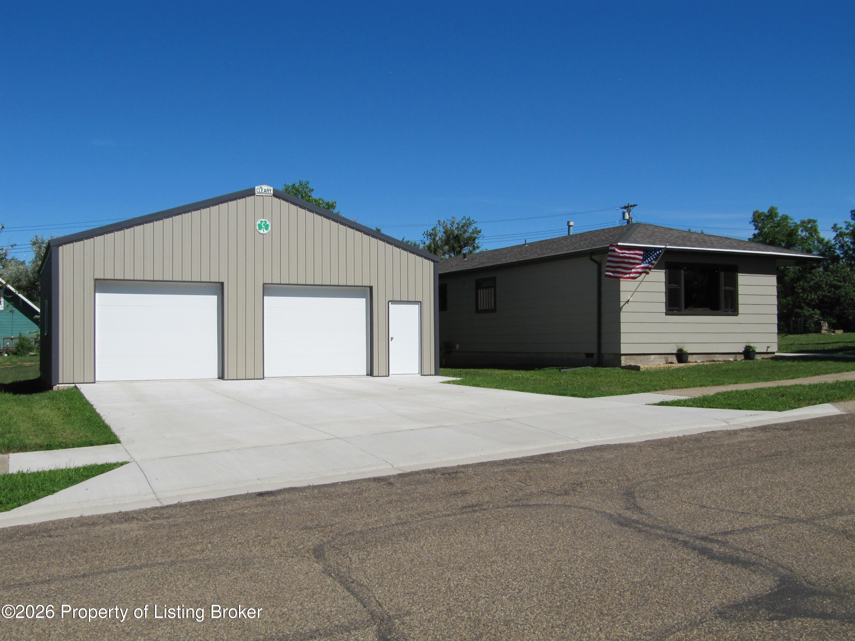 464 Central Avenue S, Beach, ND 58621