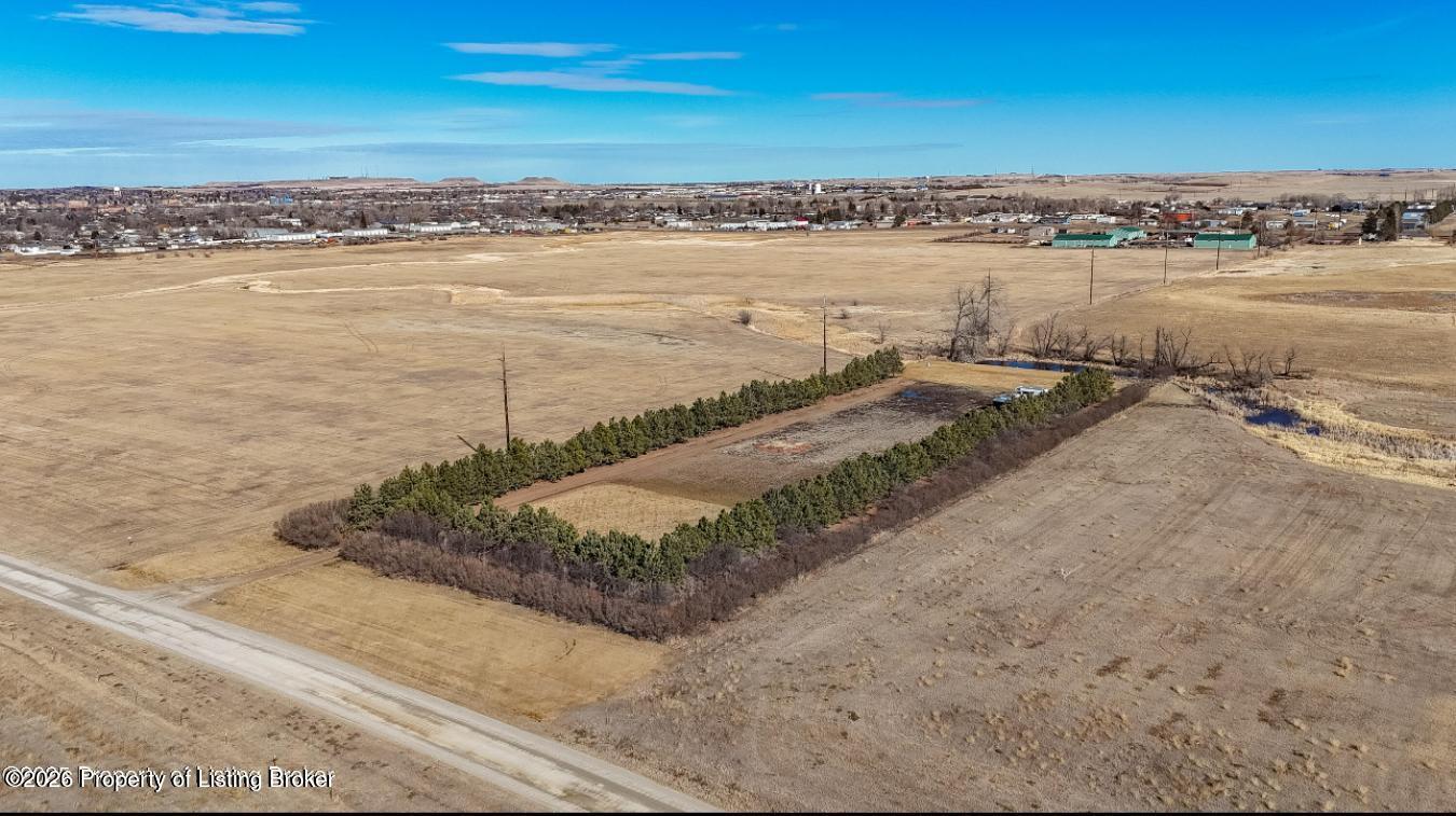 8th Avenue SW, Dickinson, ND 58601