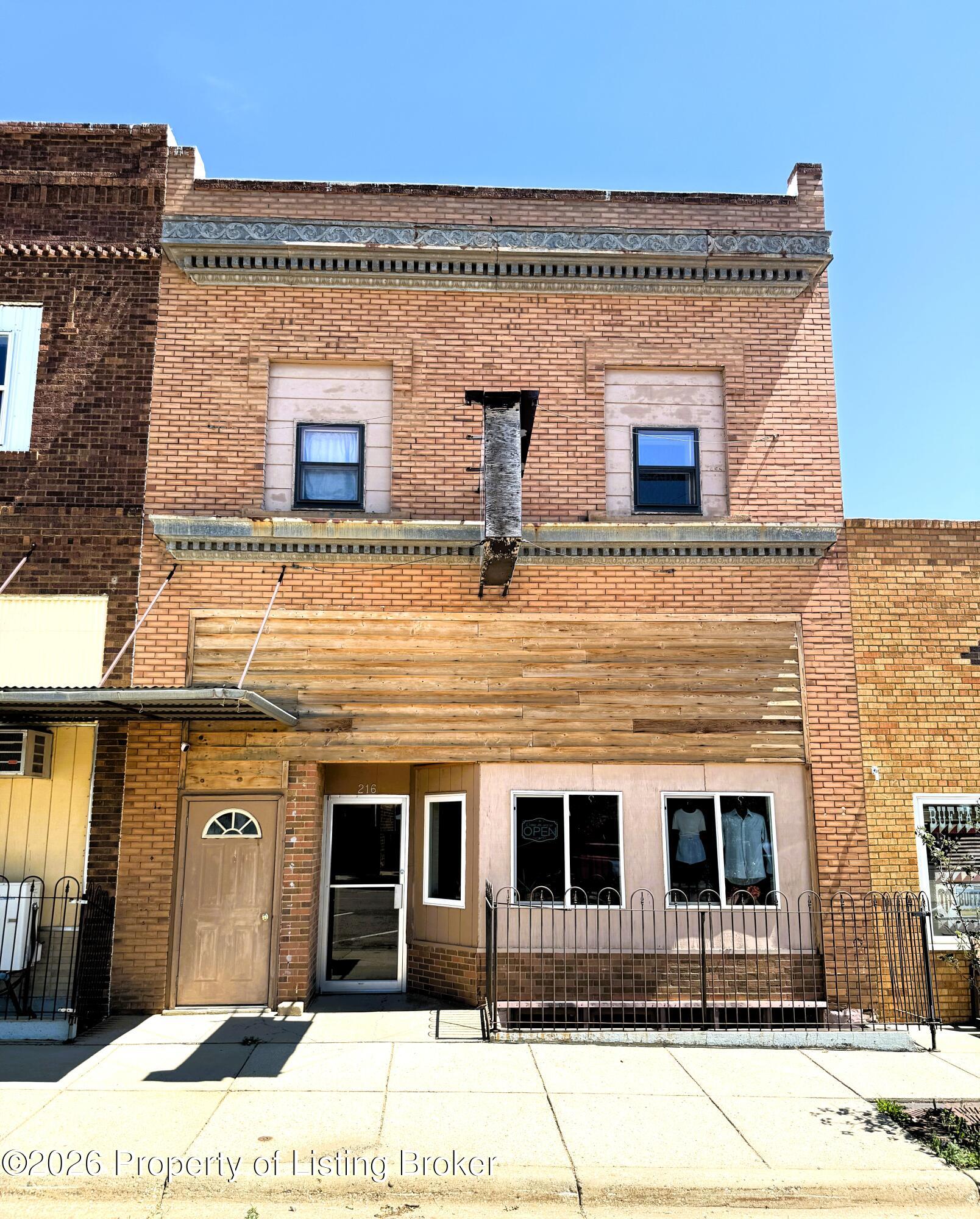 216 Main Street S, Hettinger, ND 58639