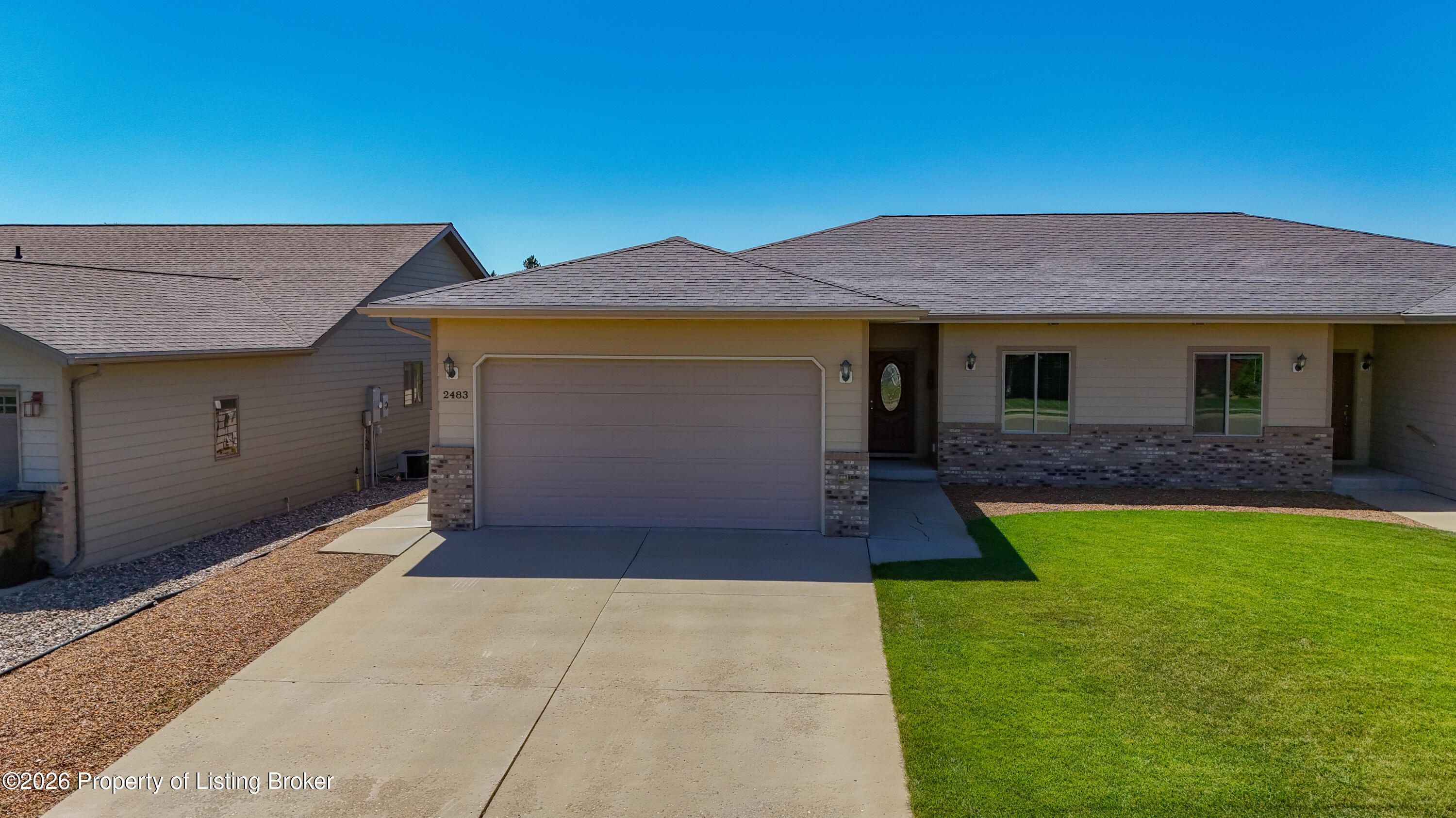 2483 Prairie Oak Drive, Dickinson, ND 58601