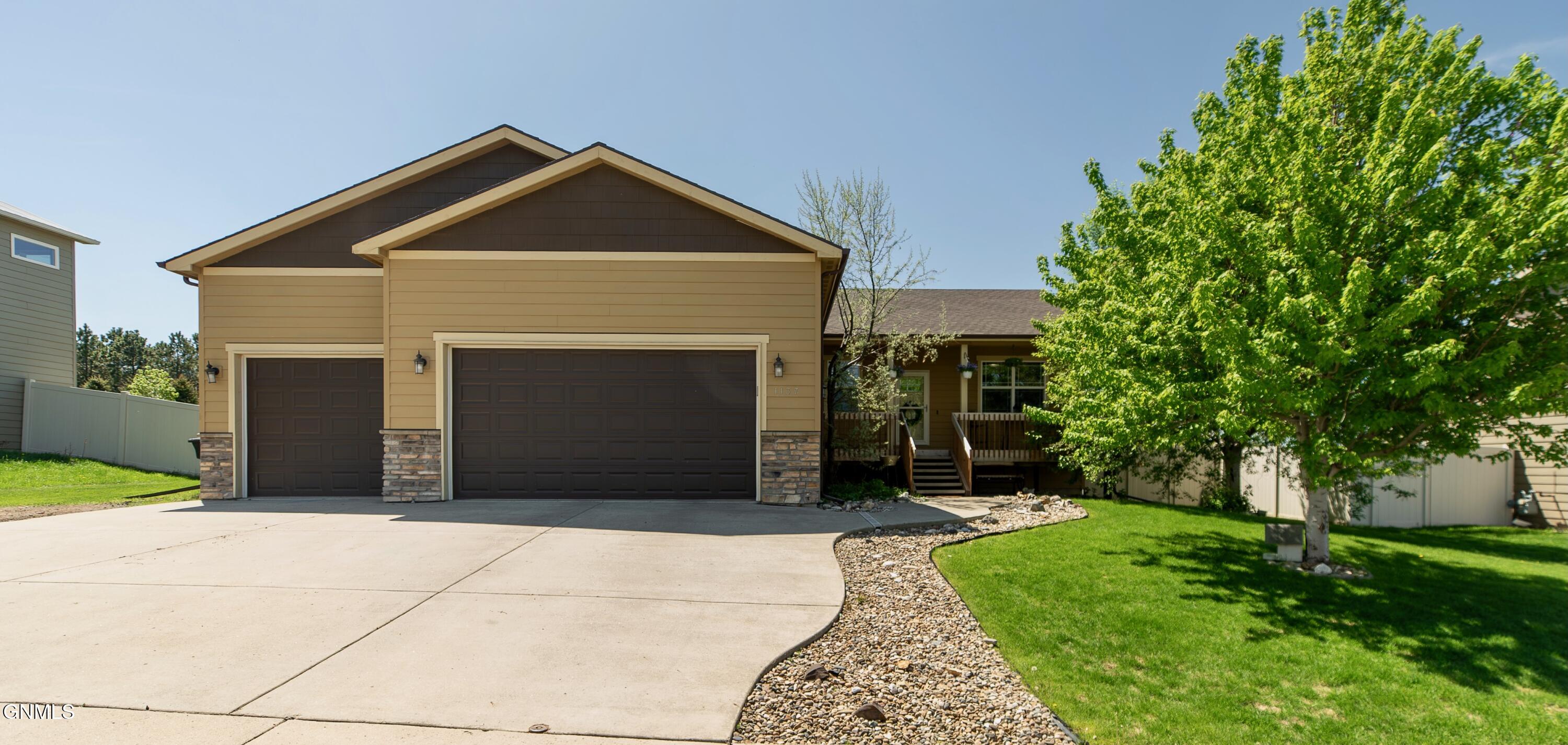 1137 Wahl Street, Dickinson, ND 58601