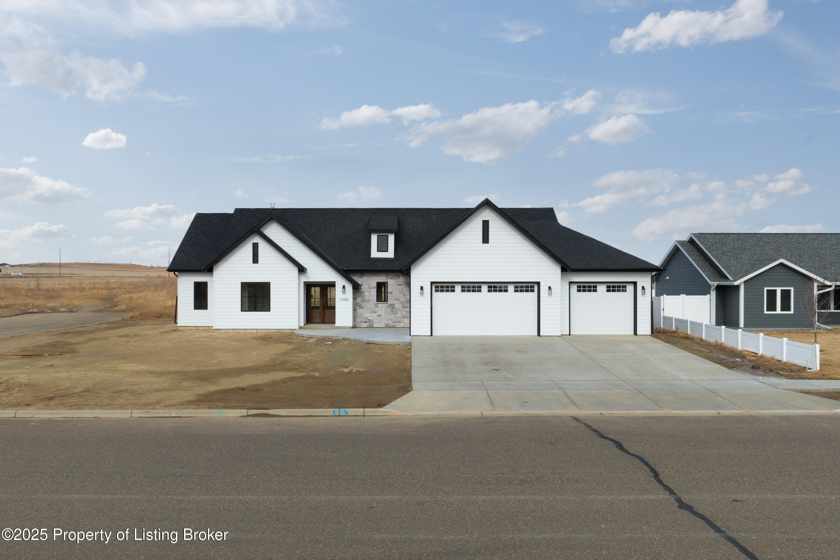 1988 Wahl Street, Dickinson, ND 58601