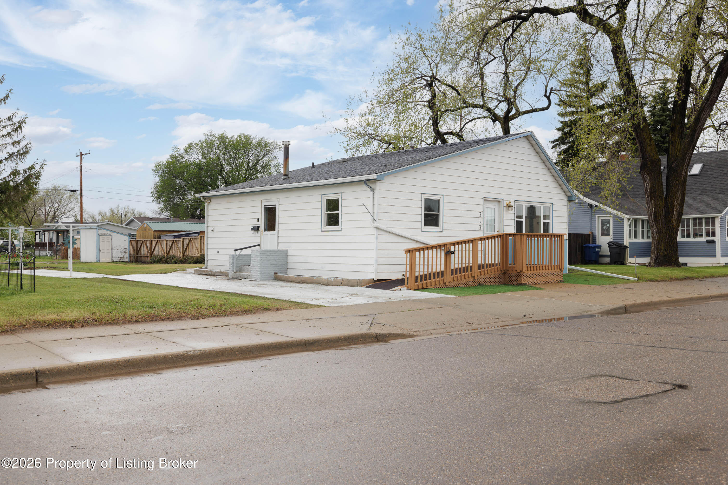 313 W Broadway Street, Dickinson, ND 58601