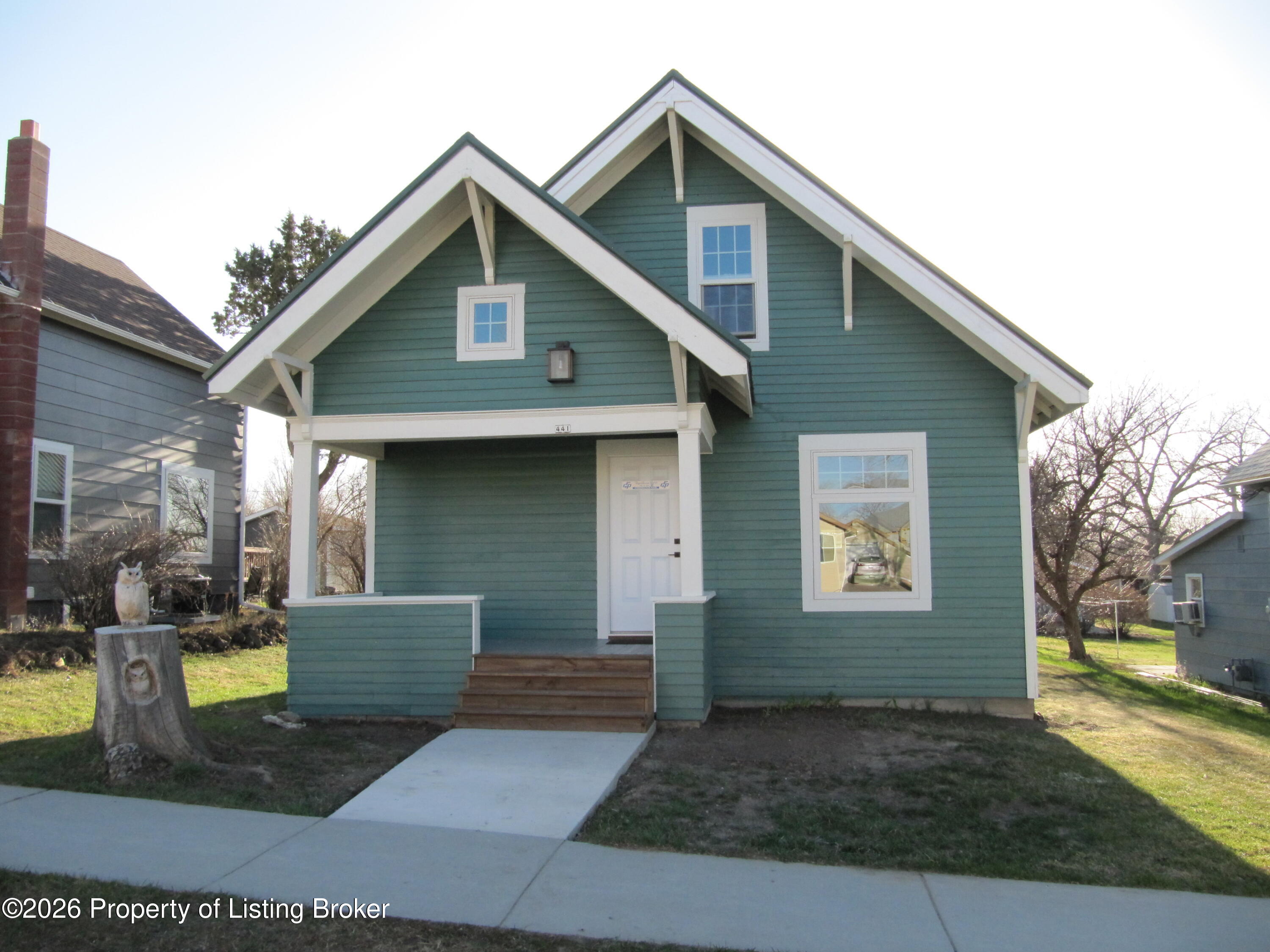 441 1st Avenue SE, Beach, ND 58621