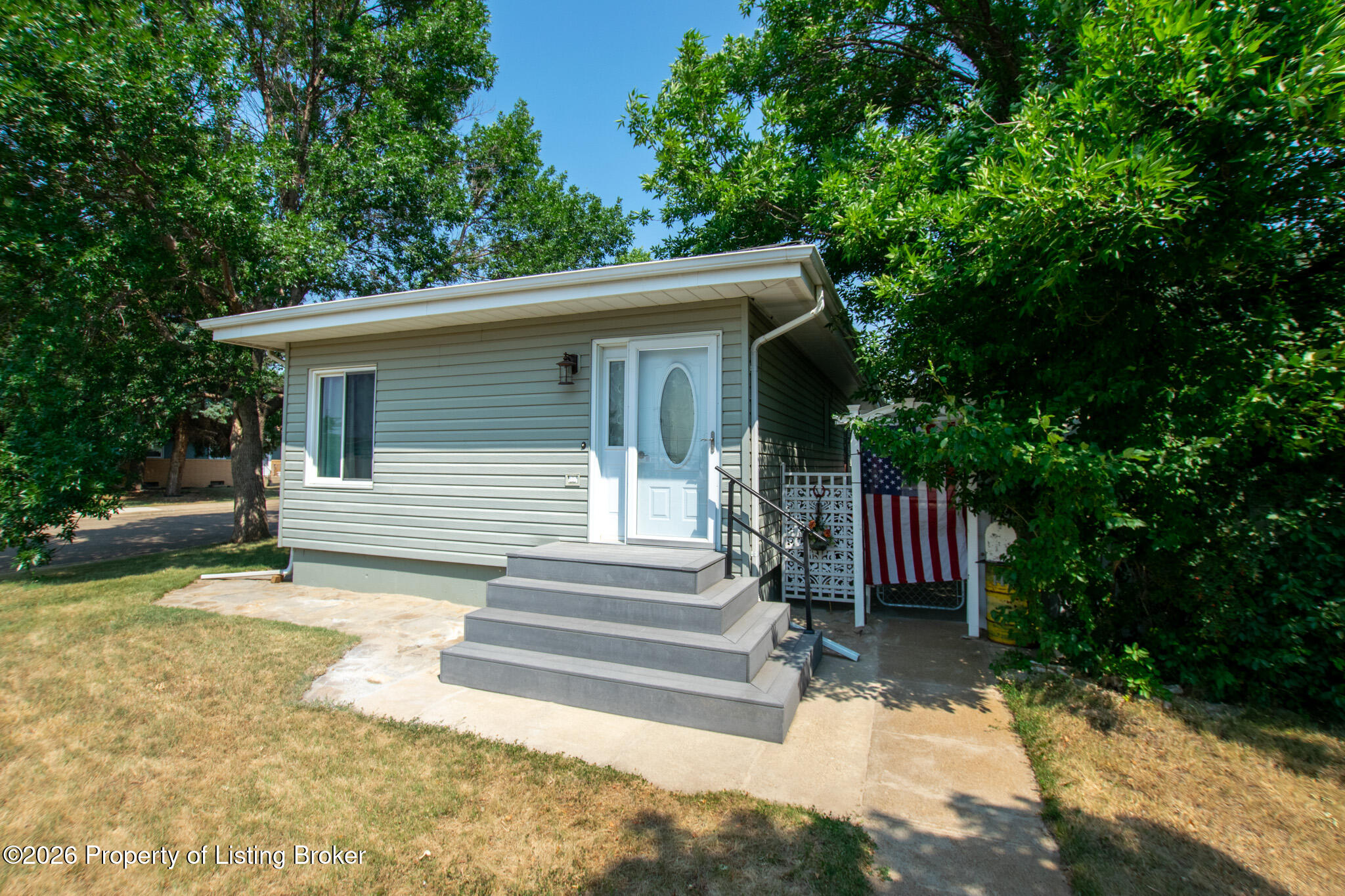 1468 1st Street W, Dickinson, ND 58601