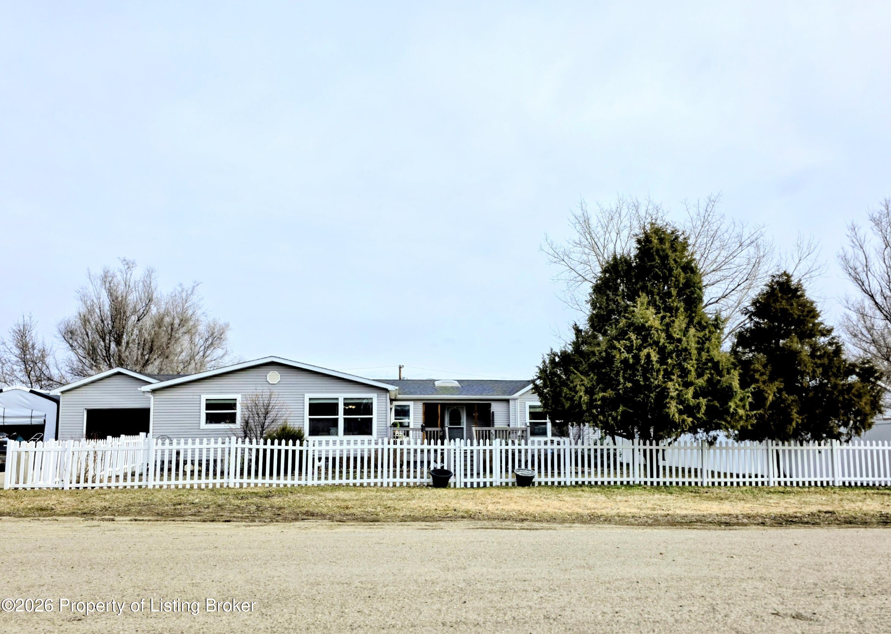 519 1st Avenue NW, Wibaux, MT 59353
