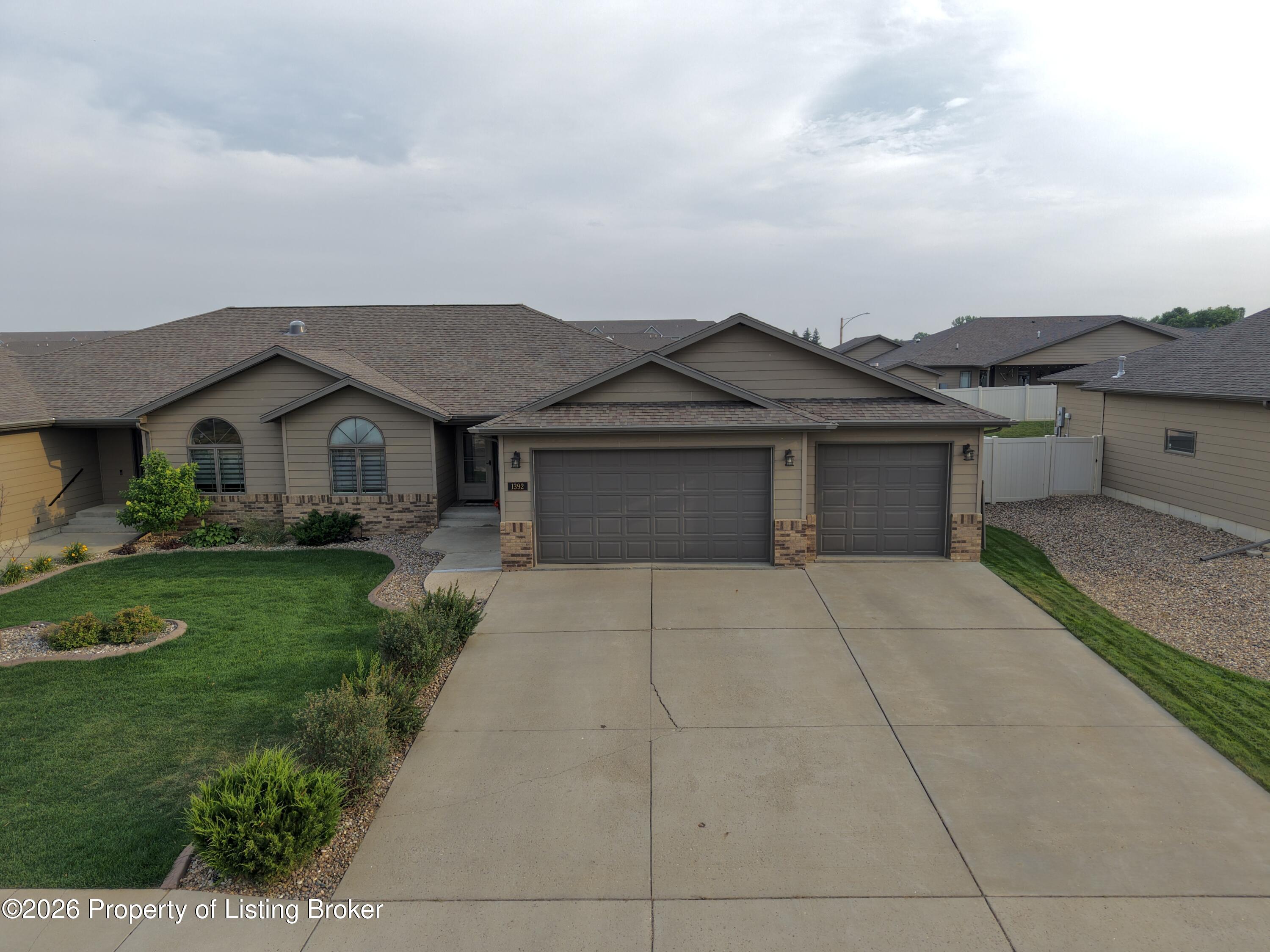 1392 6th Street E, Dickinson, ND 58601