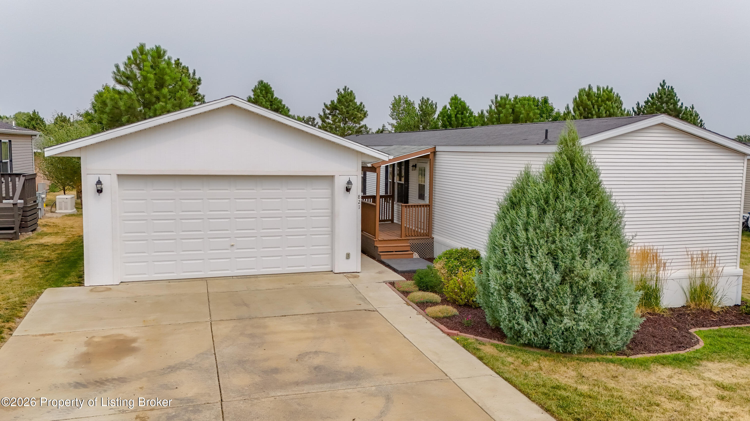 821 Chestnut Lane, Dickinson, ND 58601