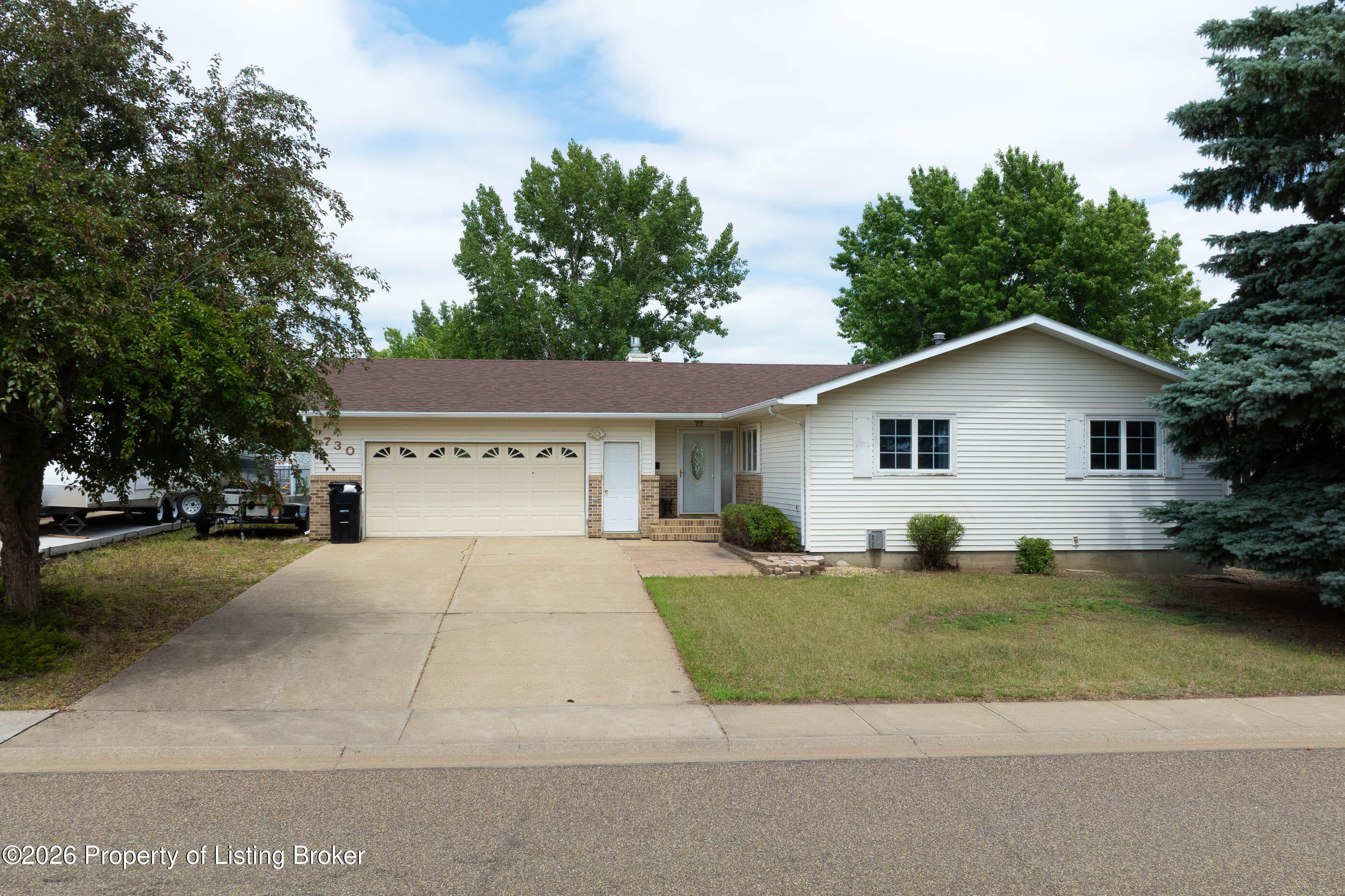 730 21st Street W, Dickinson, ND 58601
