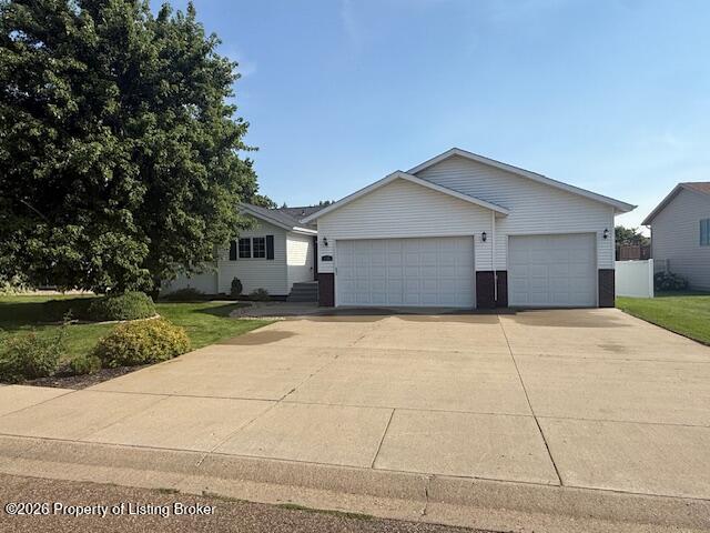 1105 20th Street W, Dickinson, ND 58601