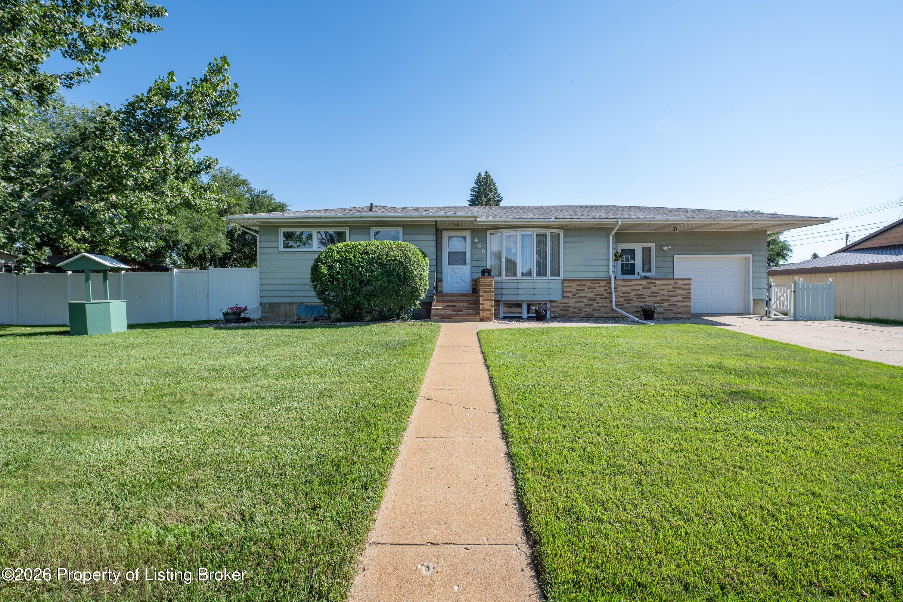469 Custer Street, Dickinson, ND 58601