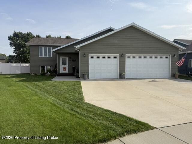 585 37th Street E, Dickinson, ND 58601