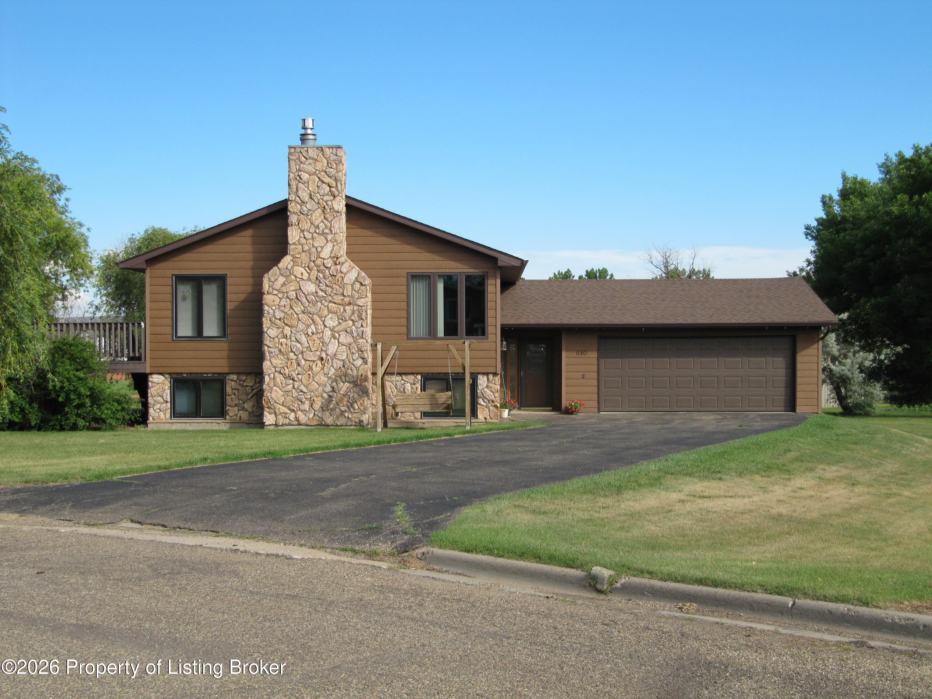 640 Dakota Drive, Beach, ND 58621