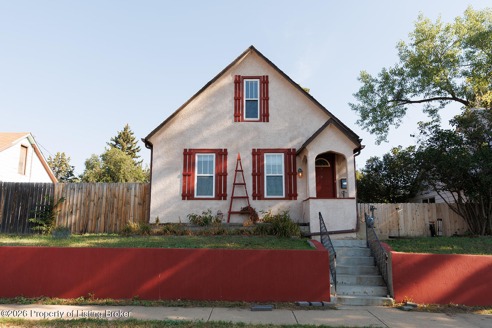 236 4th Street W, Dickinson, ND 58601