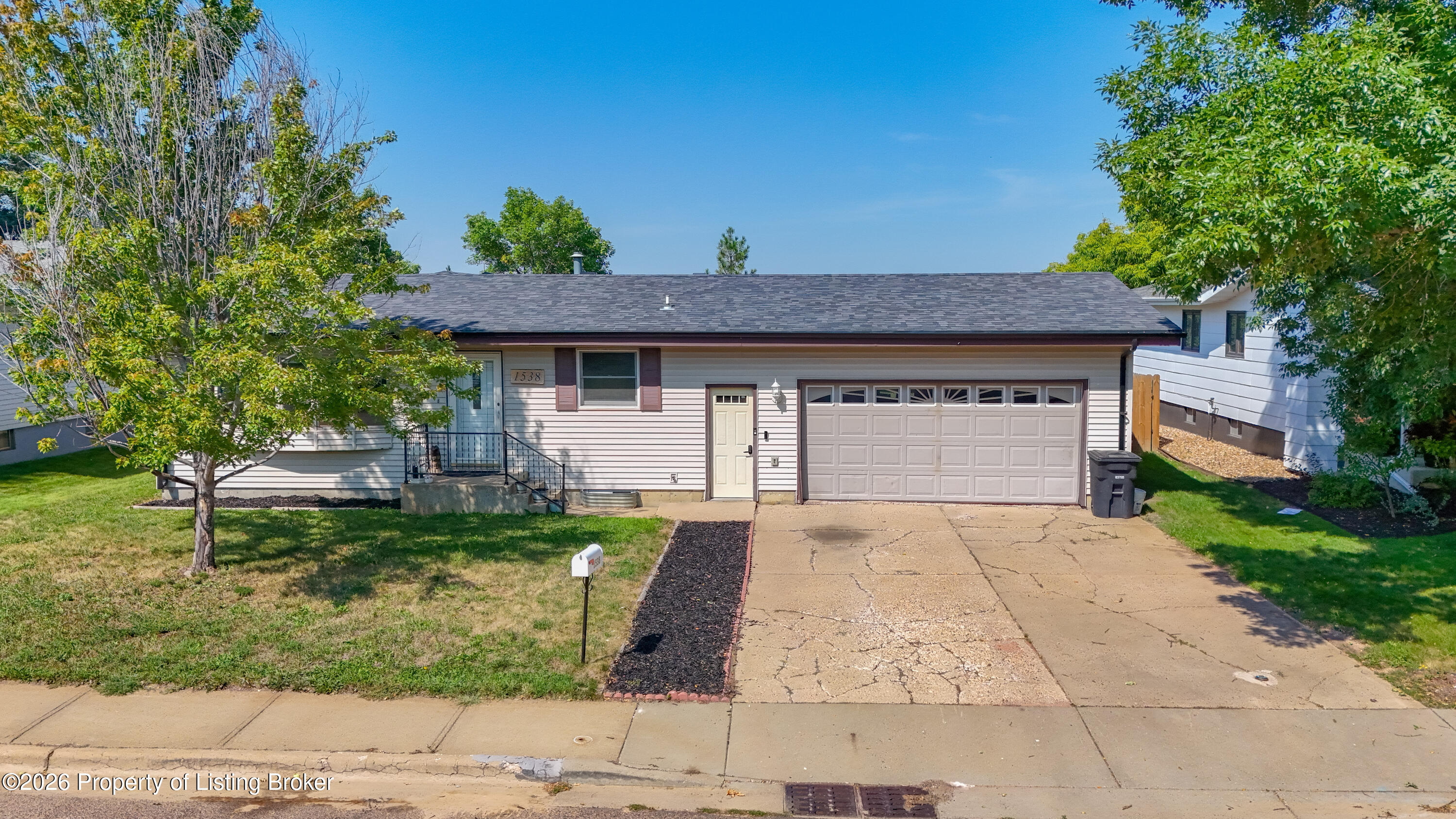 1538 13th Street W, Dickinson, ND 58601