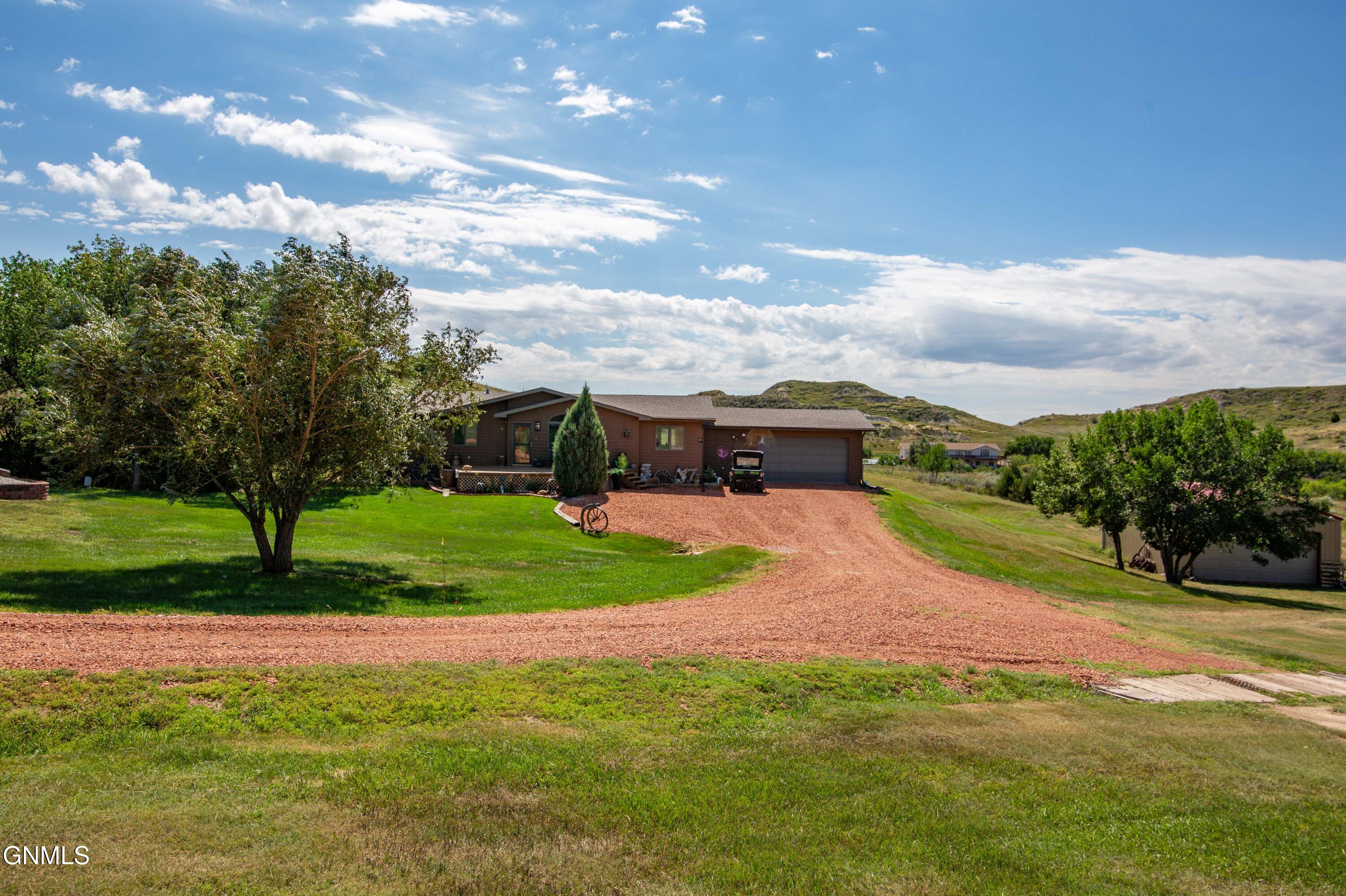 3535 East River Road S, Medora, ND 58645