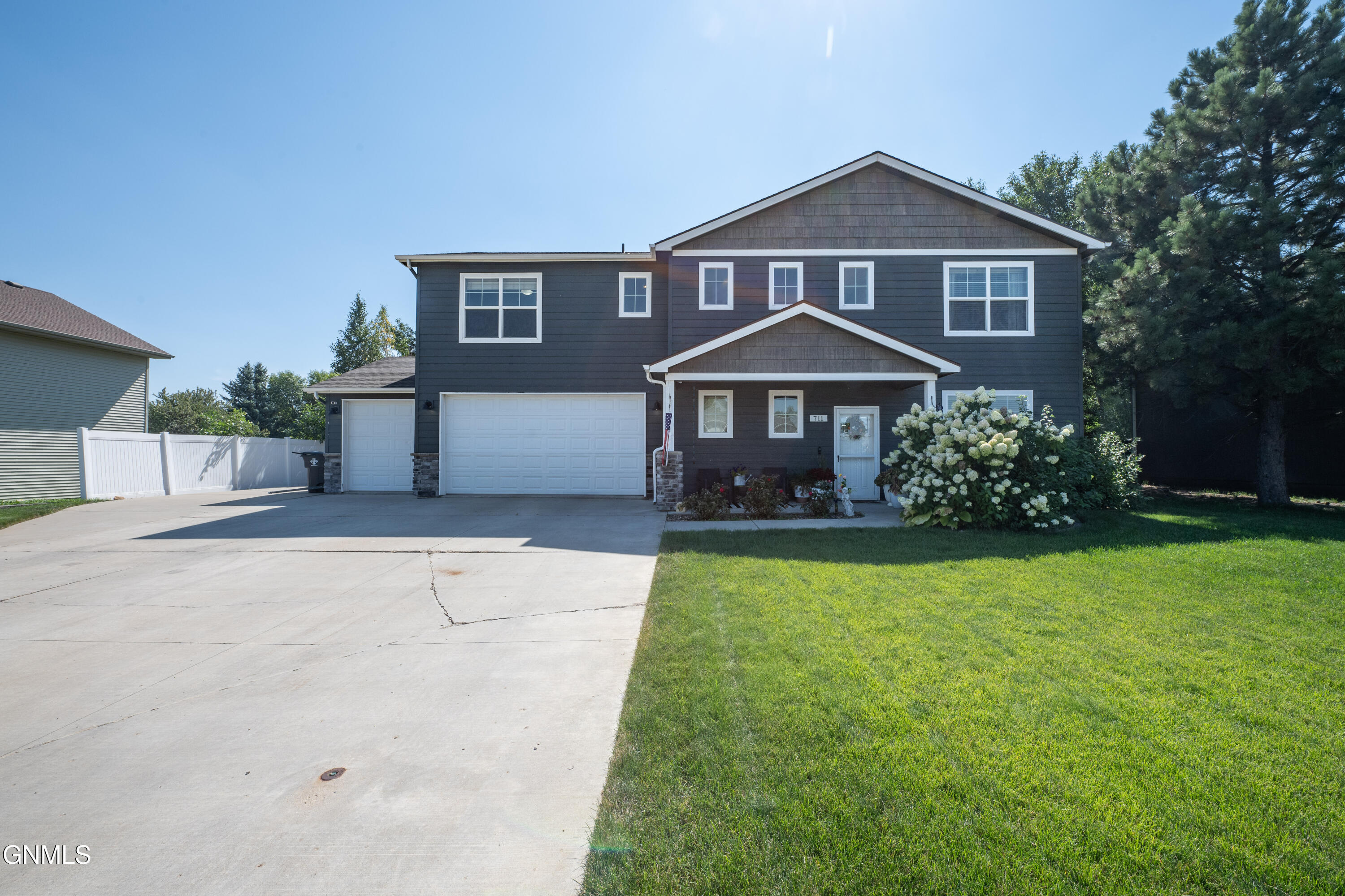 711 28th Street W, Dickinson, ND 58601