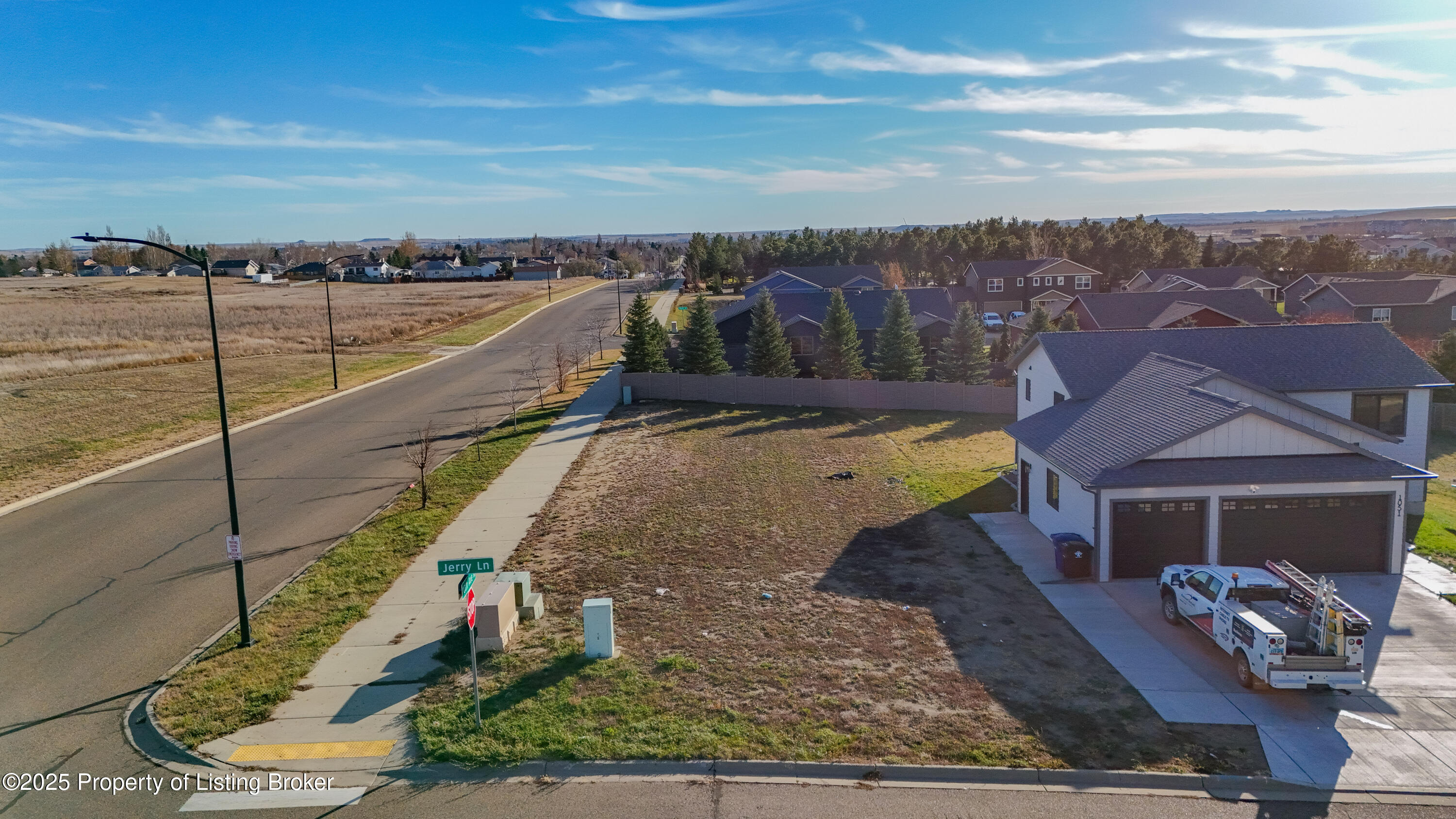 1037 Jerry Lane, Dickinson, ND 58601