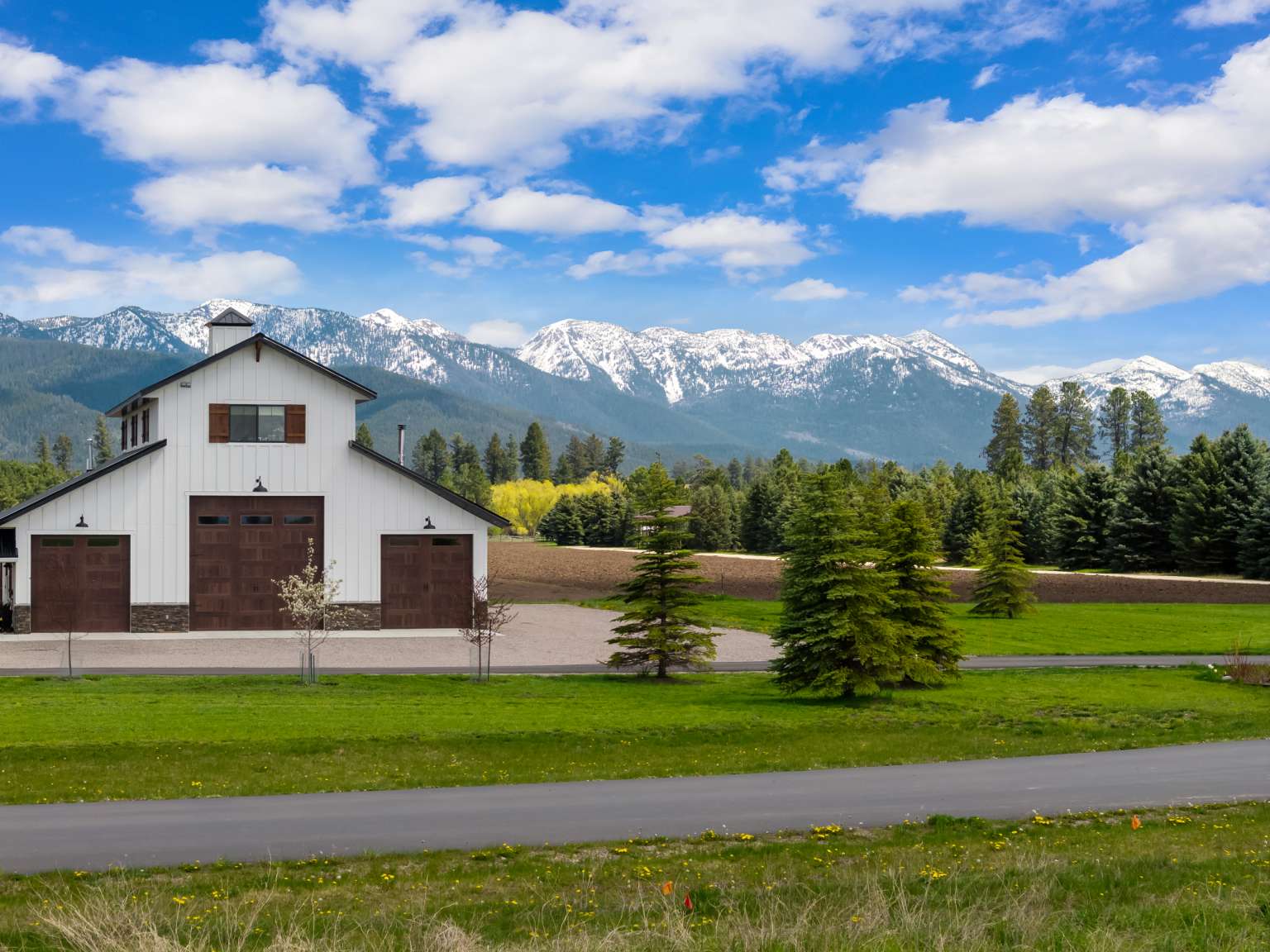 1128 Tree Farm Road