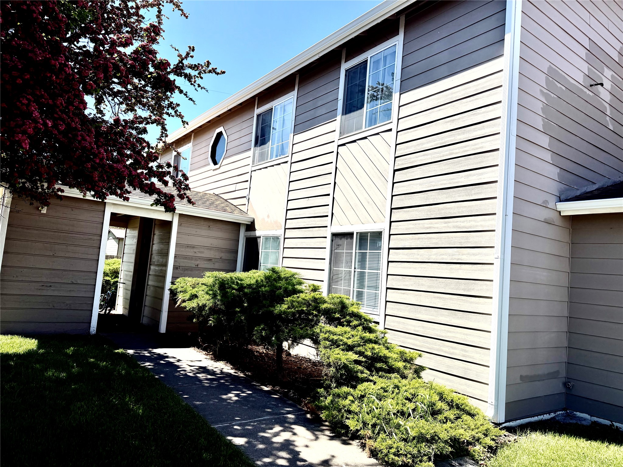 1704 1st Avenue W