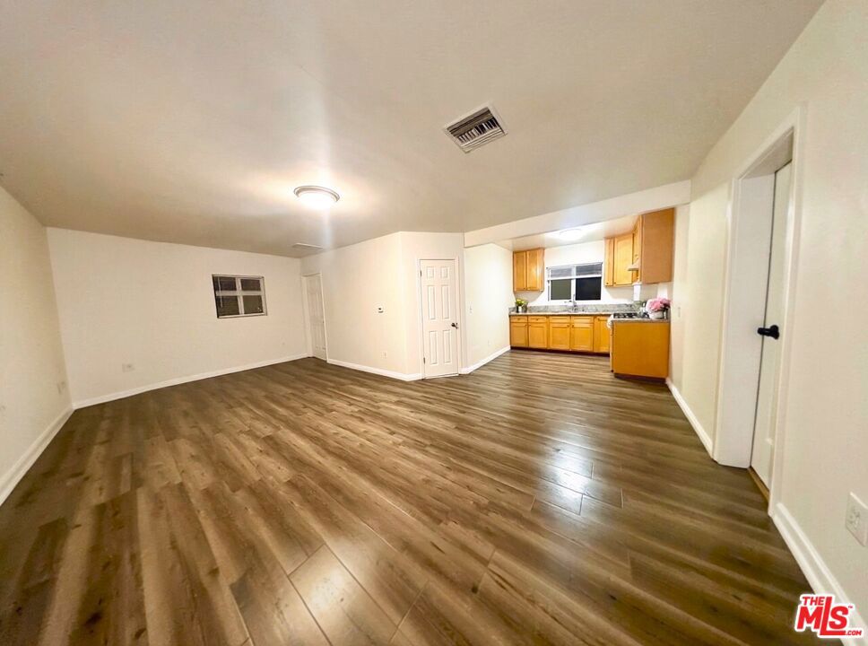 4343 W 4th Street E