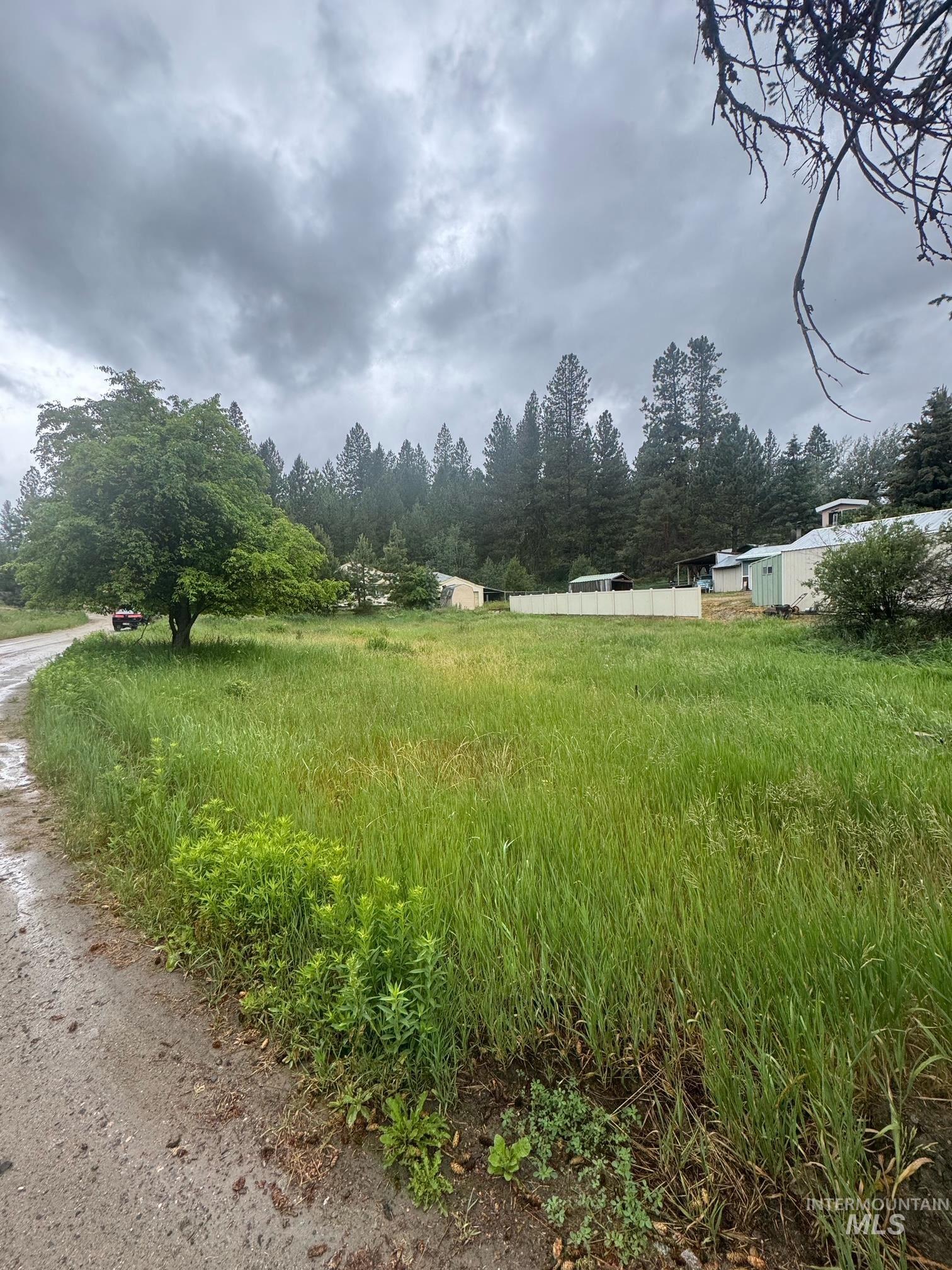 401 Basque Rd, Cascade ID 83611