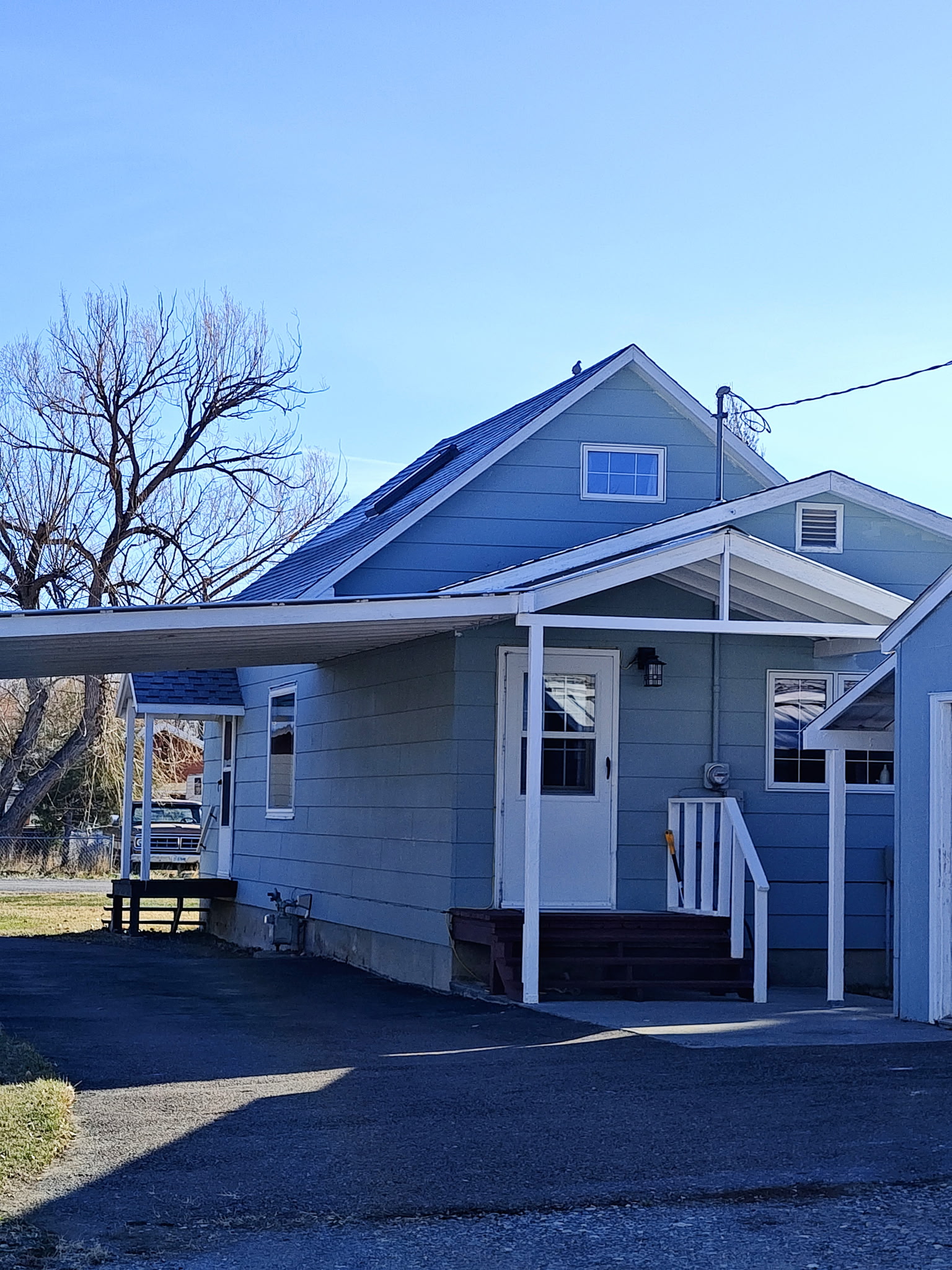 206 4th Avenue SW
