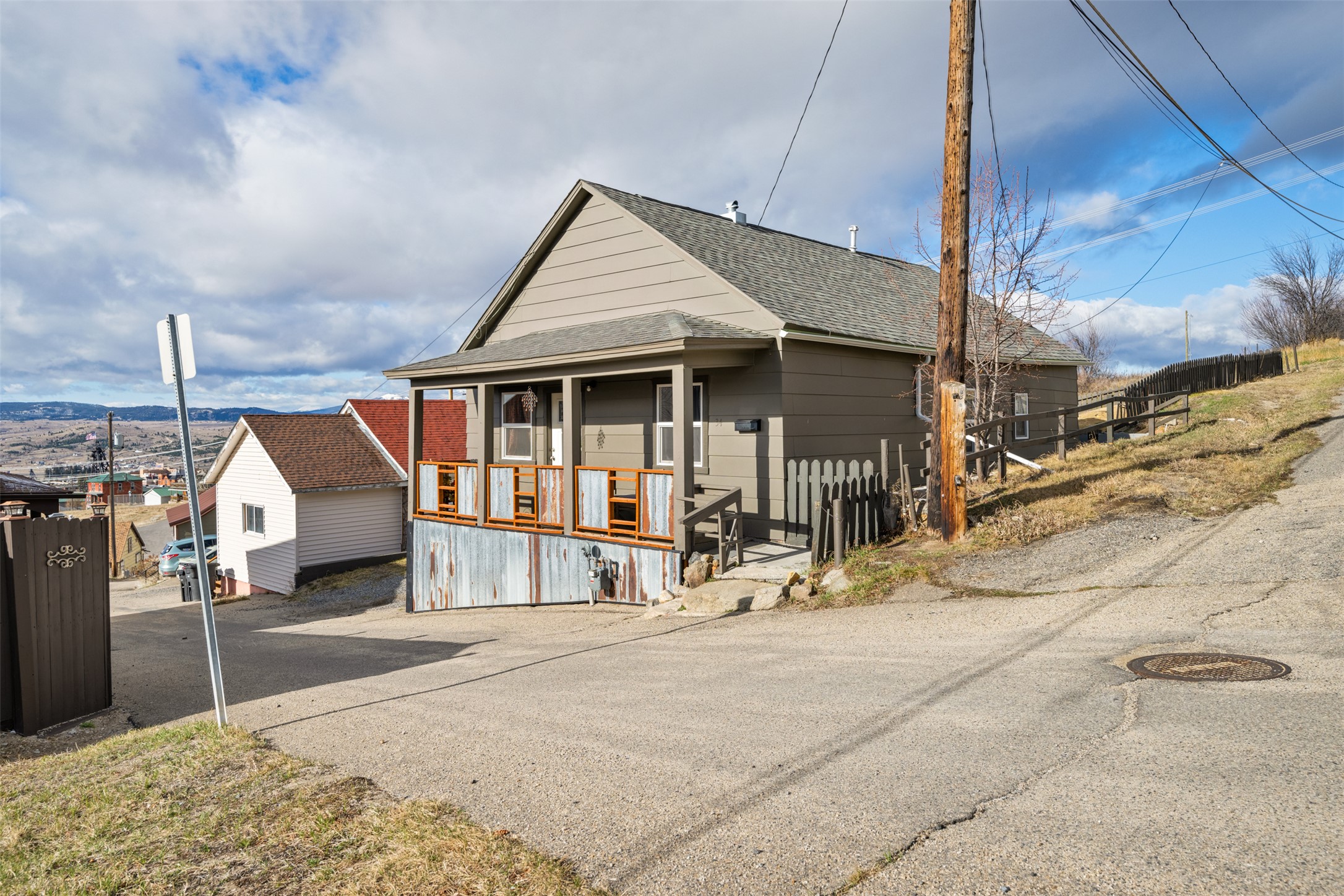 34 E Summit Street