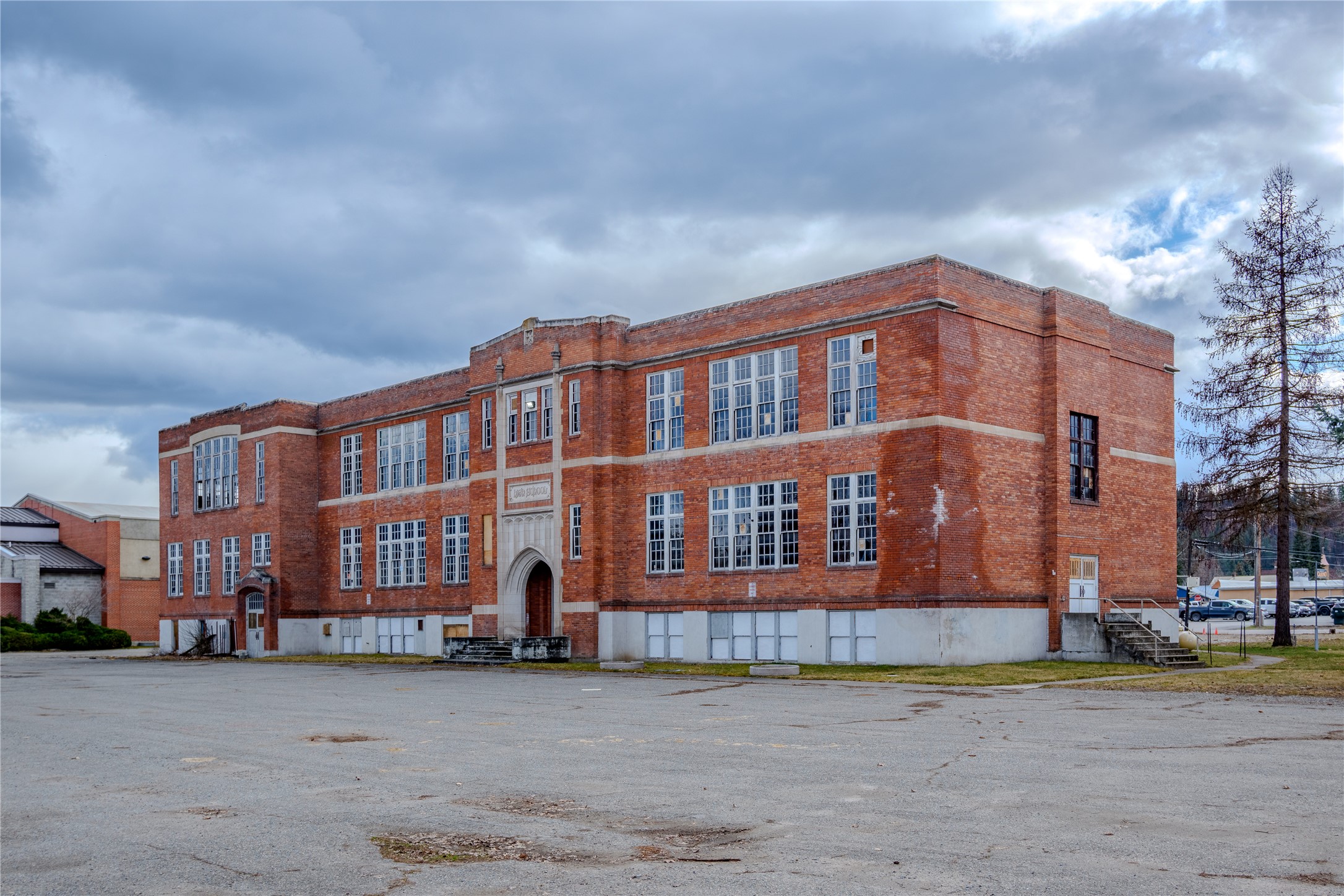 101 E Lincoln Boulevard