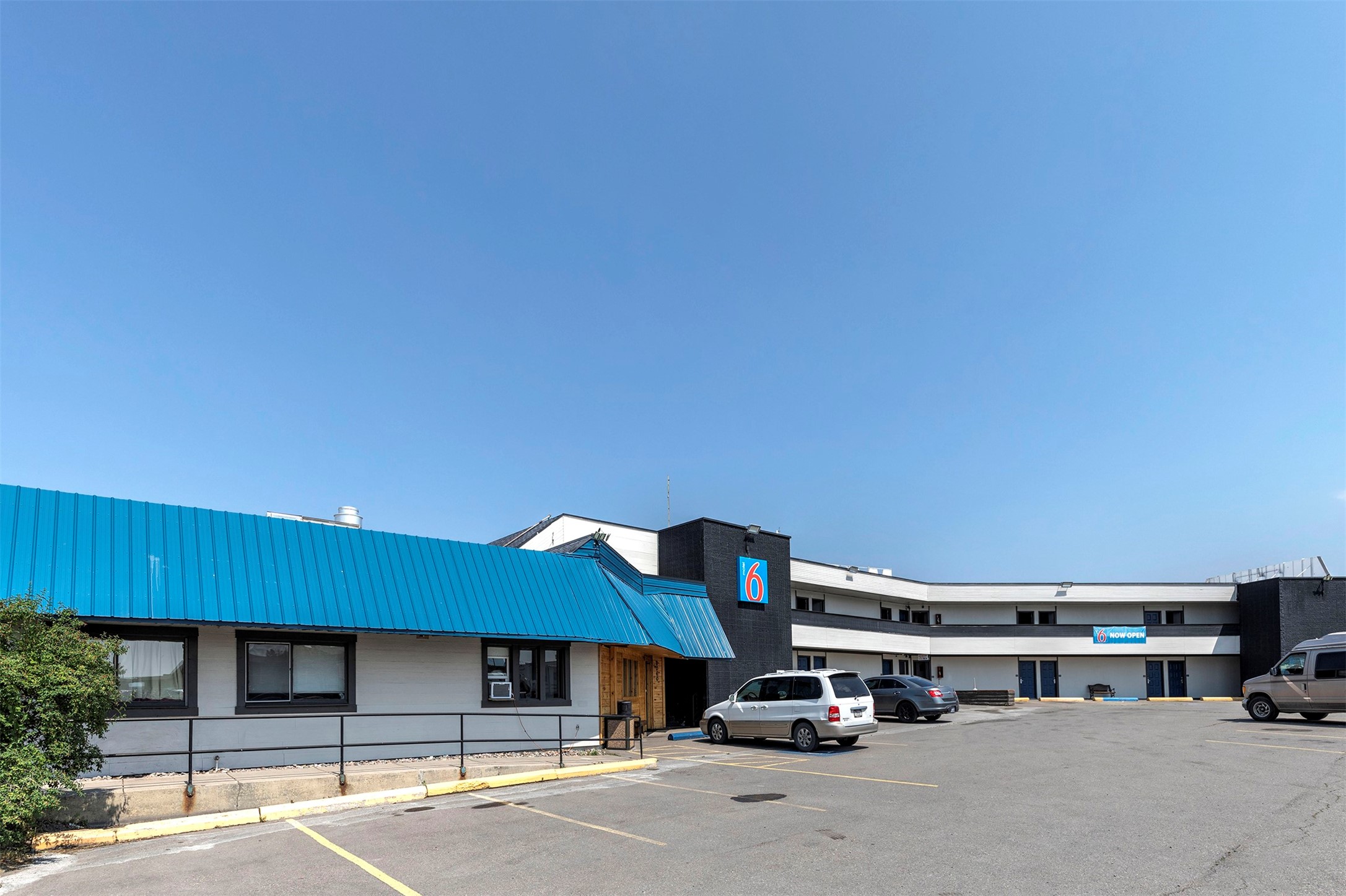8060 Hwy 10 W